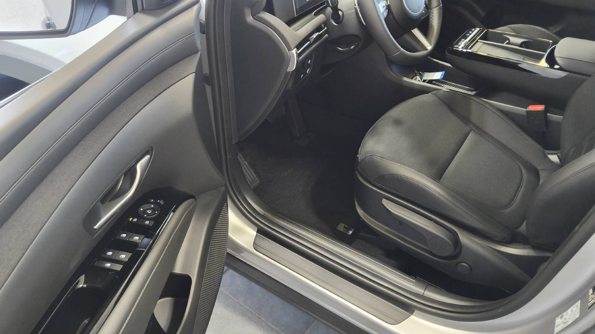 HYUNDAI Tucson 1.6 T-GDi HEV Amplia 4WD-image-8