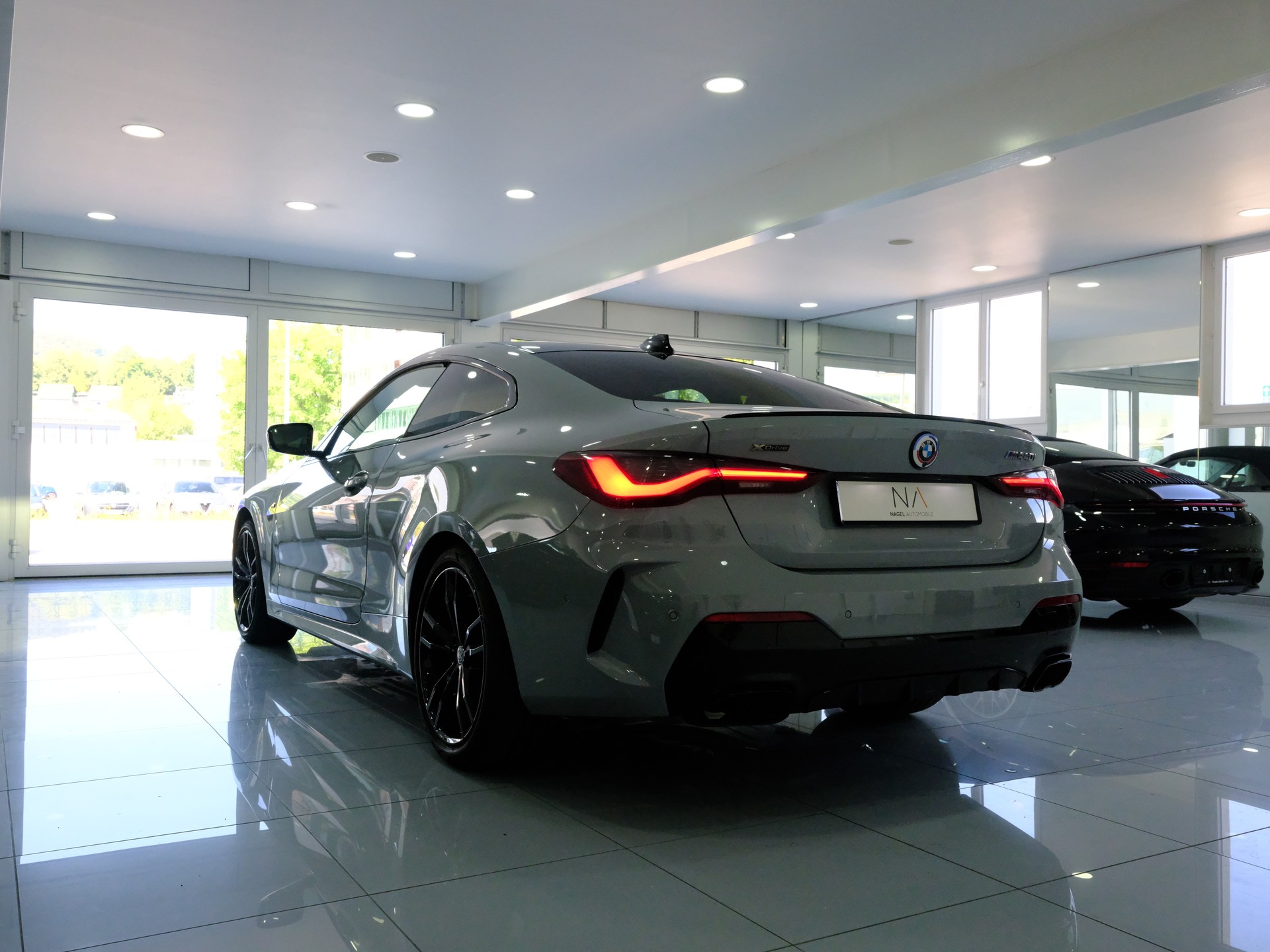 BMW M440i xDrive 48V Coupé Steptronic-image-4