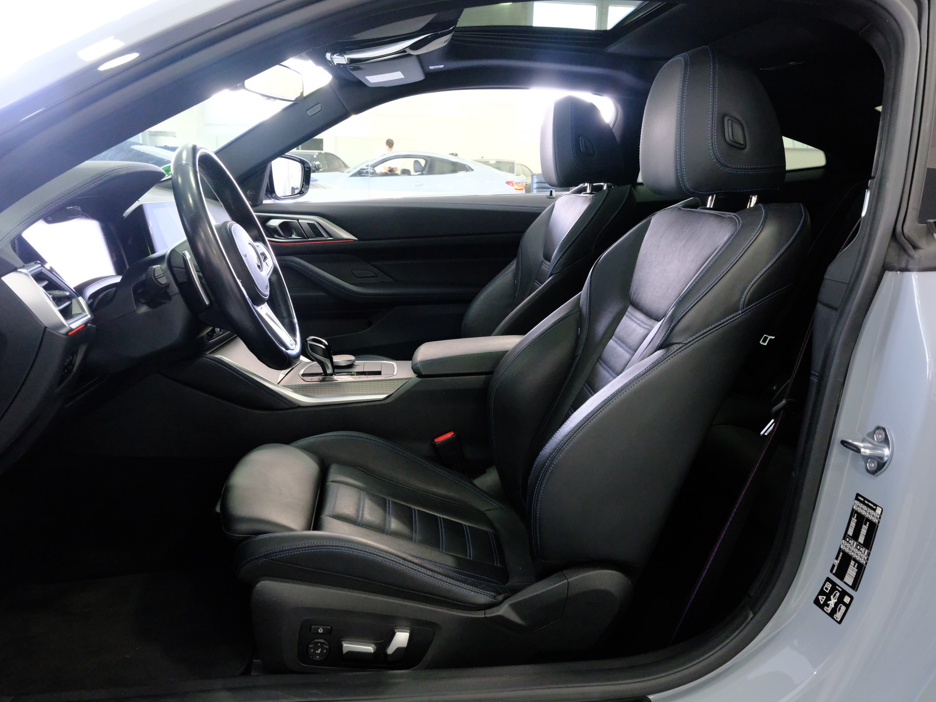 BMW M440i xDrive 48V Coupé Steptronic-image-9