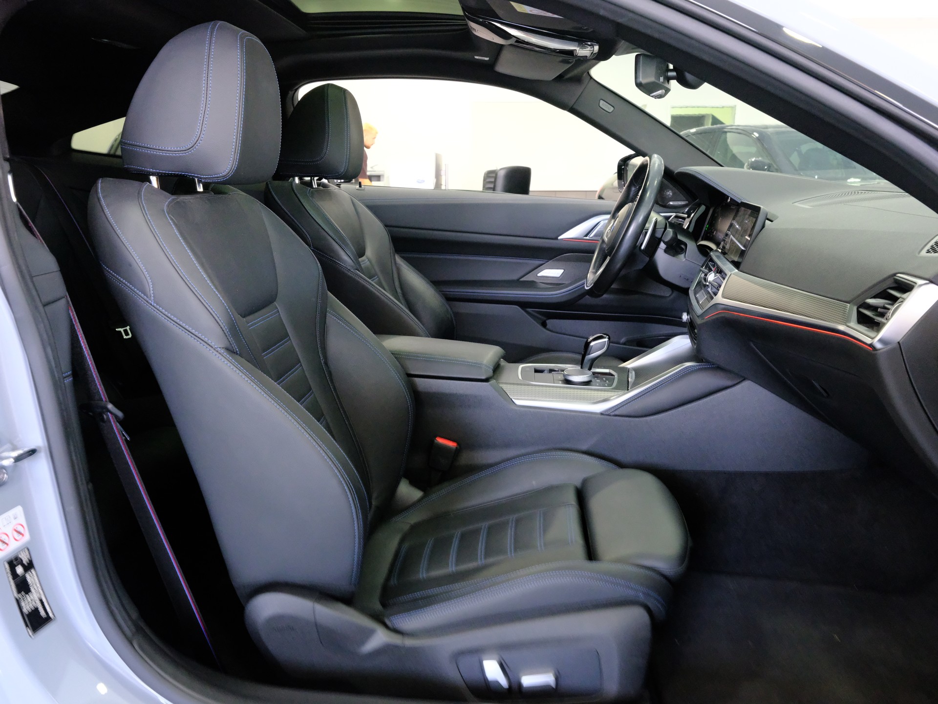BMW M440i xDrive 48V Coupé Steptronic-image-13