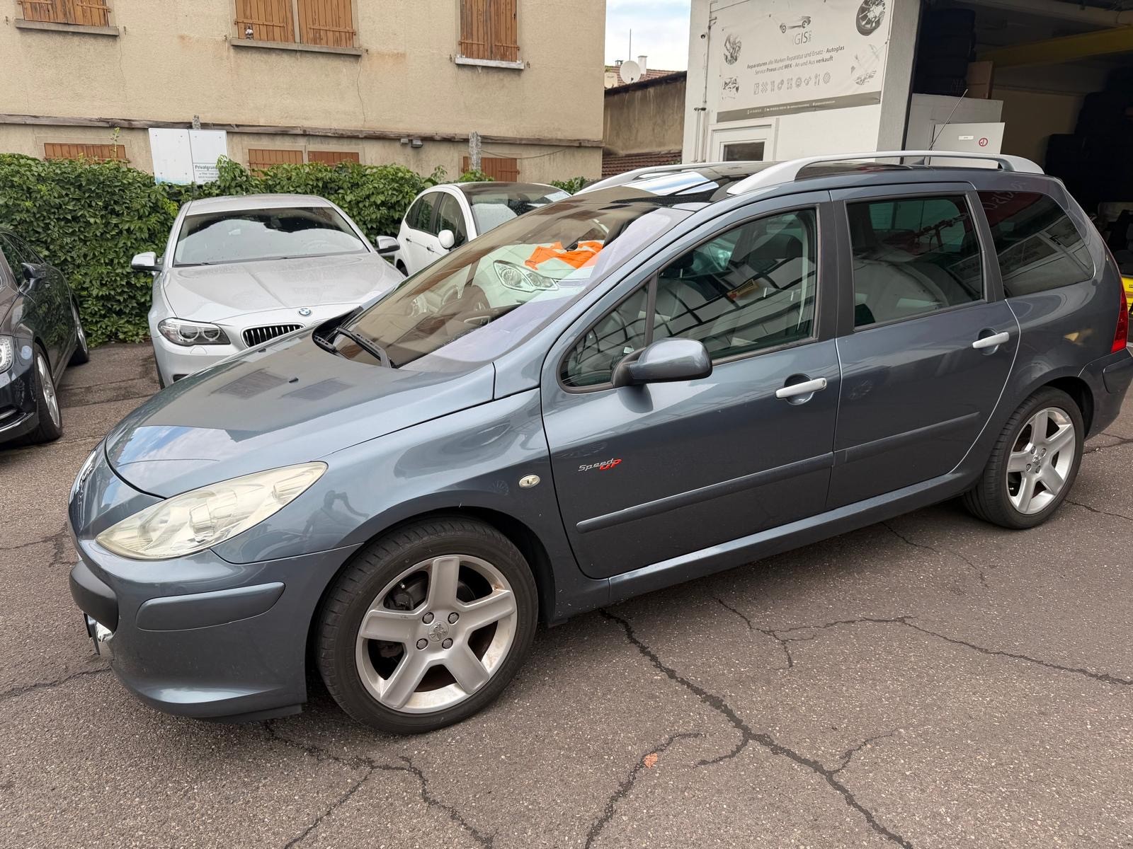 PEUGEOT 307 SW 2.0 16V Premium-image-1
