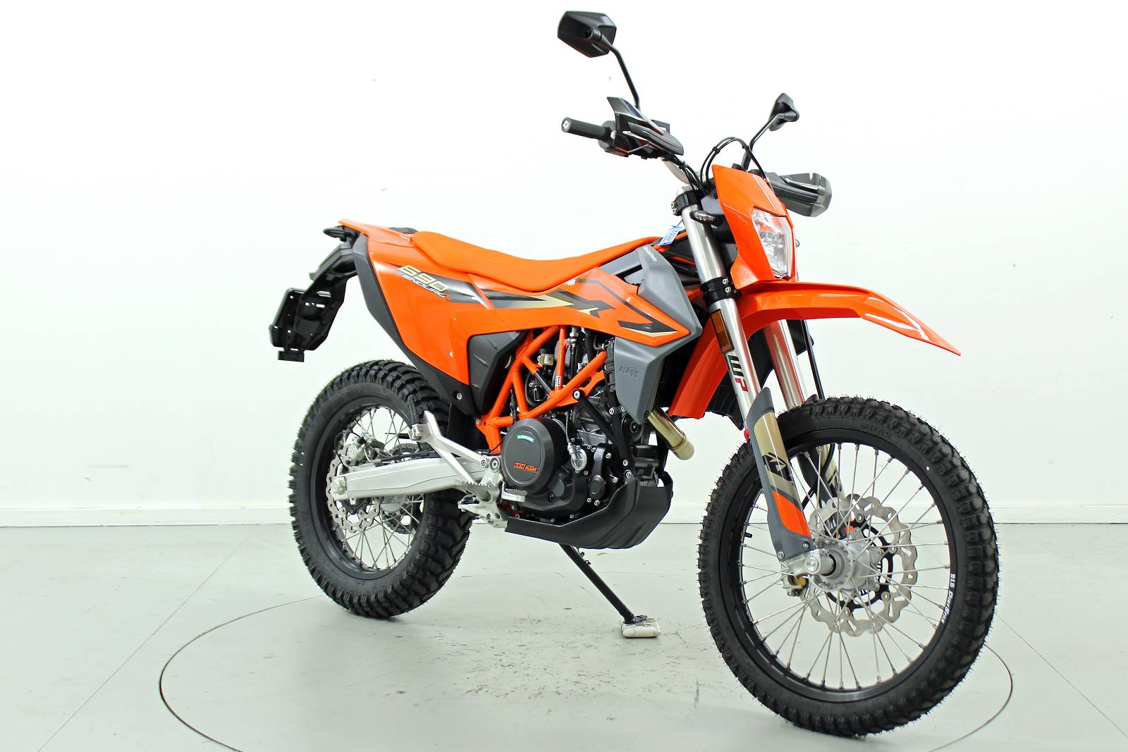 KTM 690 Enduro R ABS-showroom-element-1