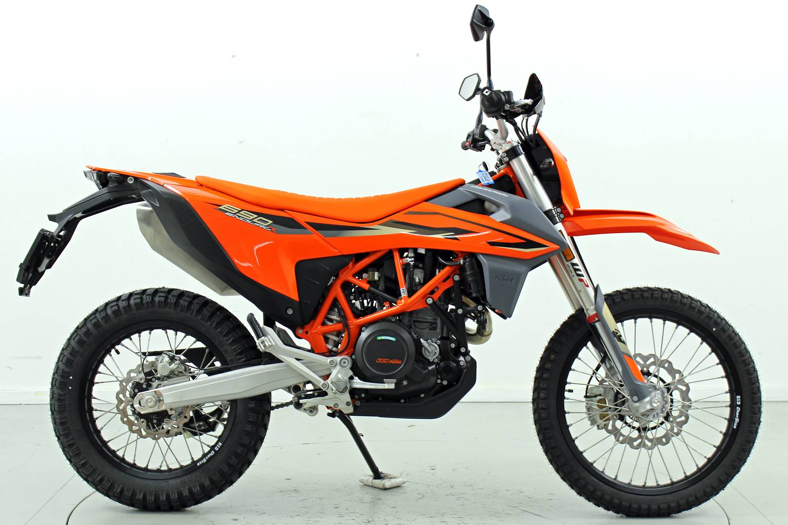 KTM 690 Enduro R ABS-showroom-element-3