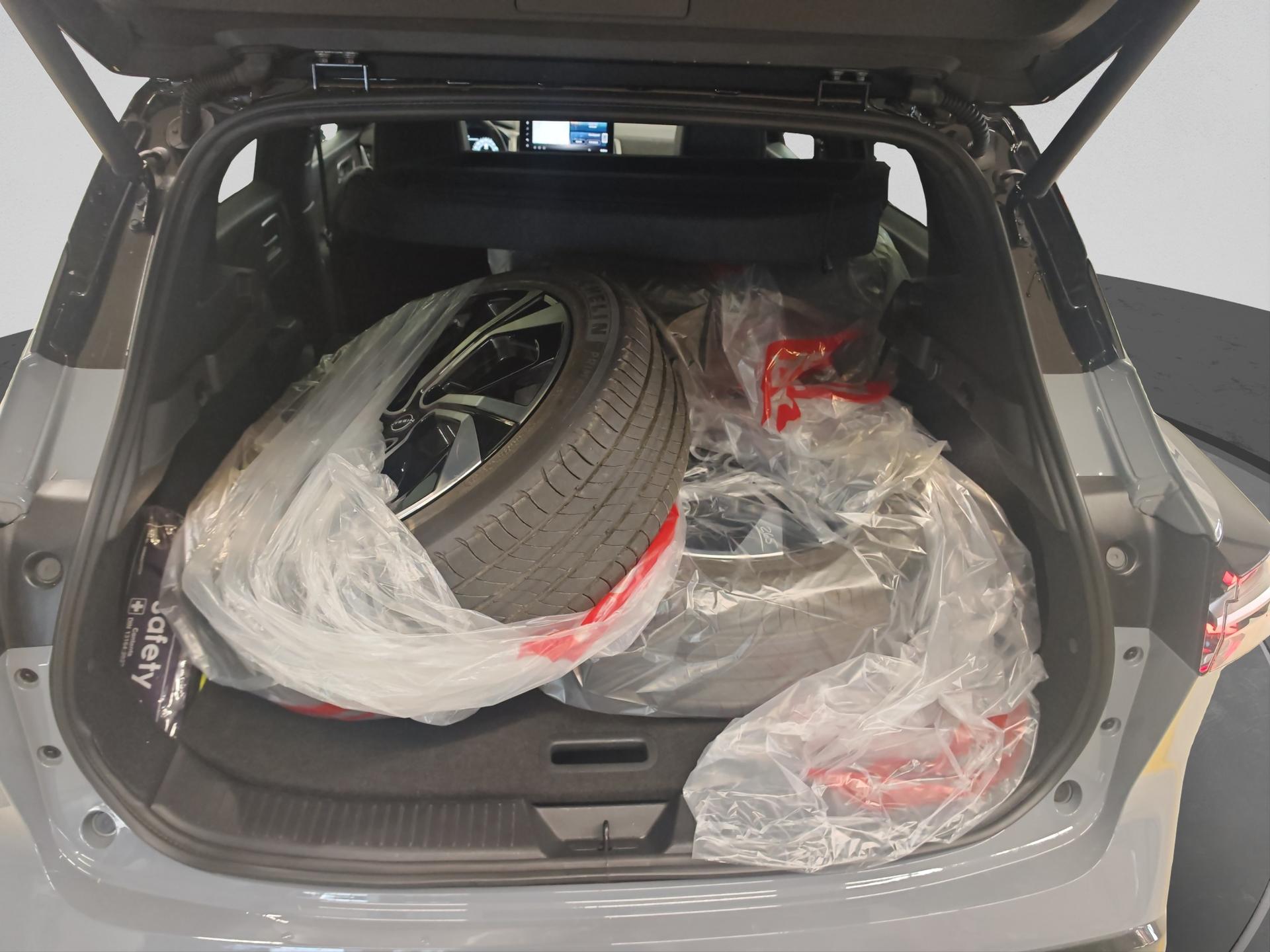 NISSAN Qashqai 1.3 DIG-T MHEV Tekna+ Xtronic 4x4-image-14