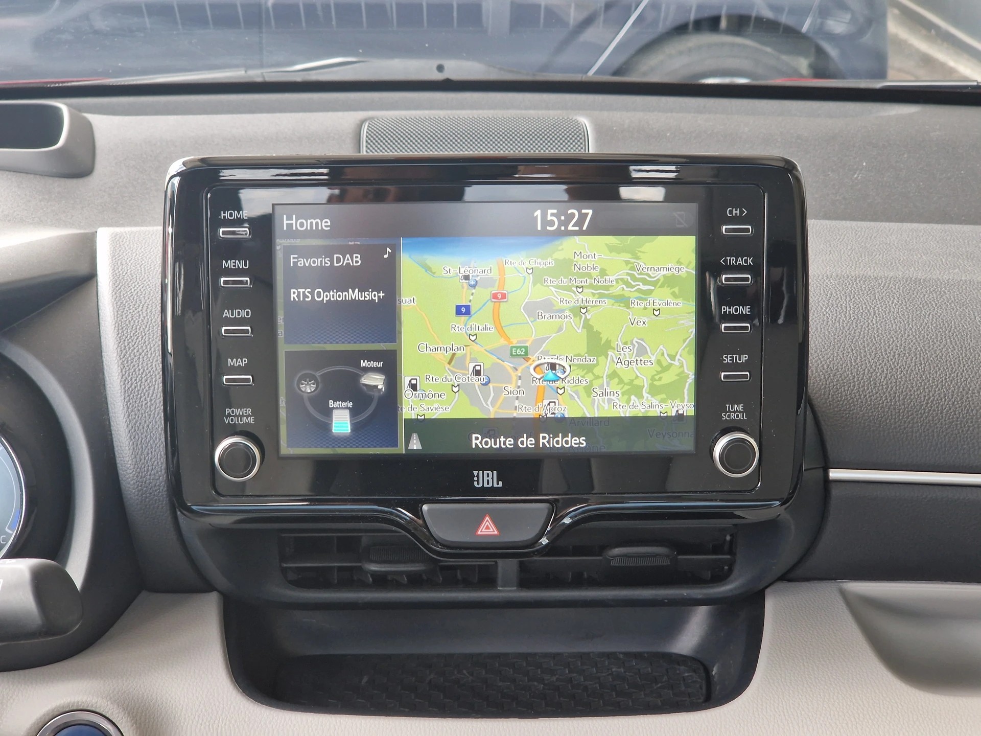 TOYOTA Yaris 1.5 PremierEd e-CVT-image-7