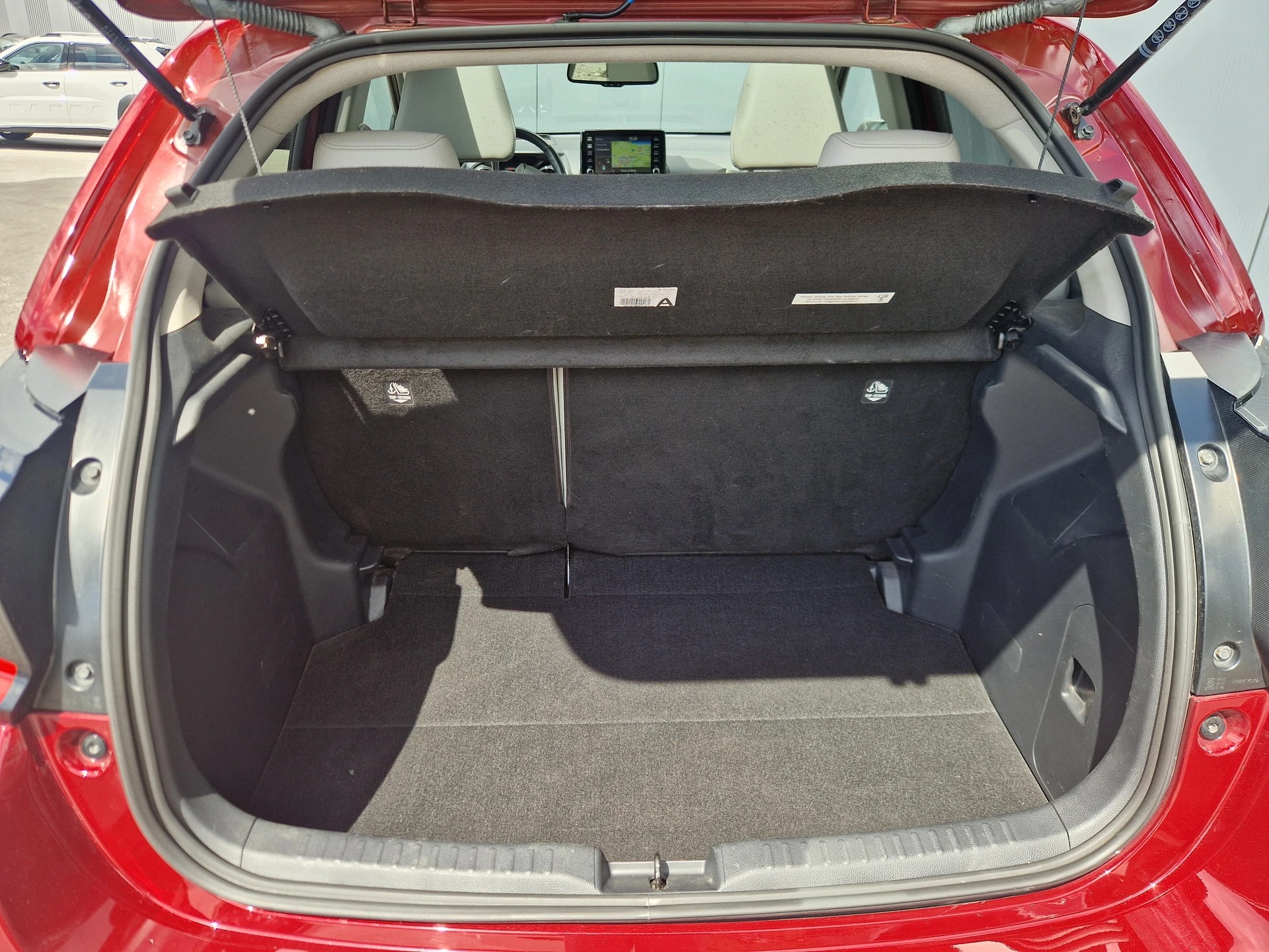 TOYOTA Yaris 1.5 PremierEd e-CVT-image-10