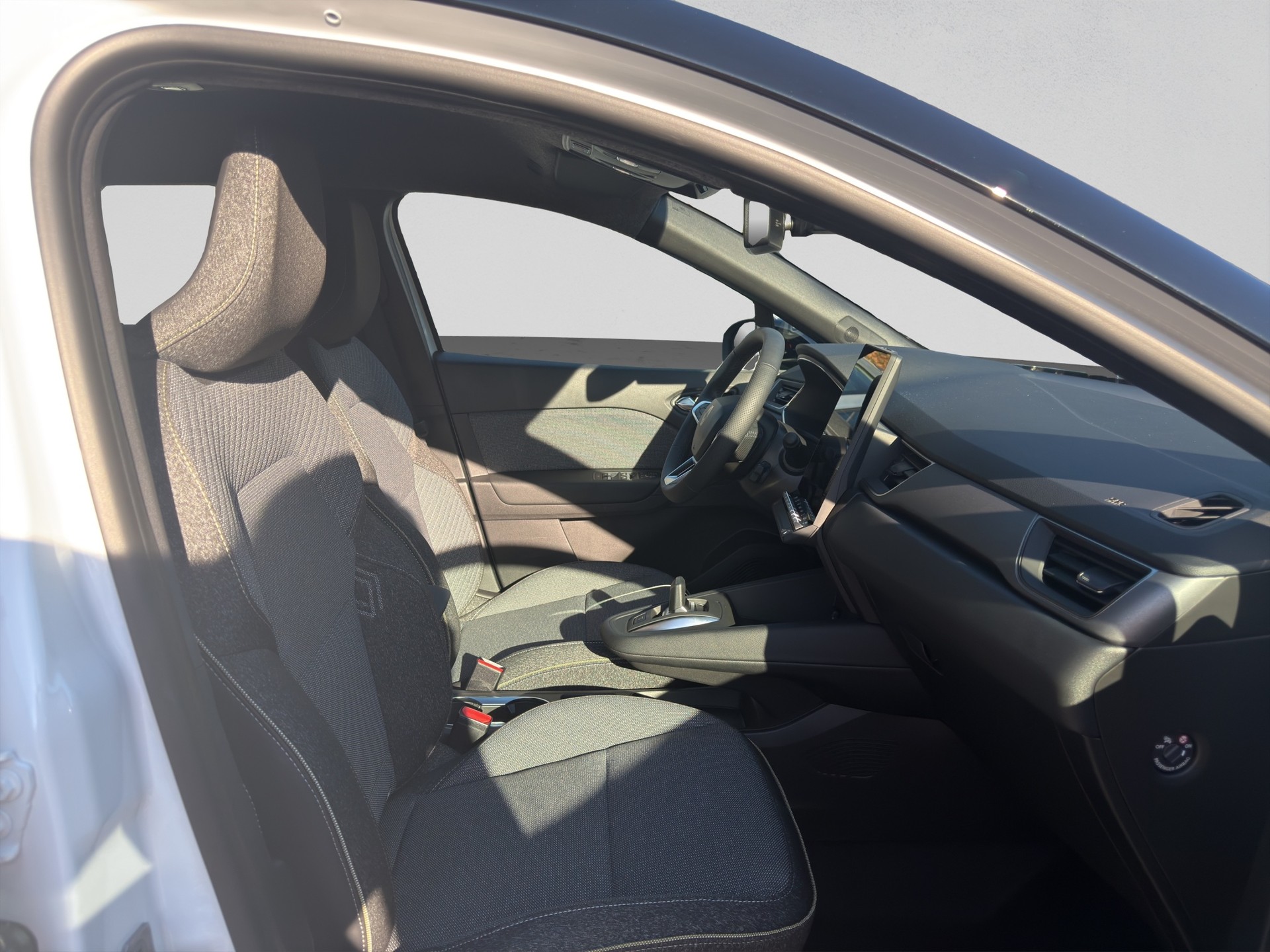 RENAULT Captur 1.8 E-Tech 160 Techno DHT-image-10