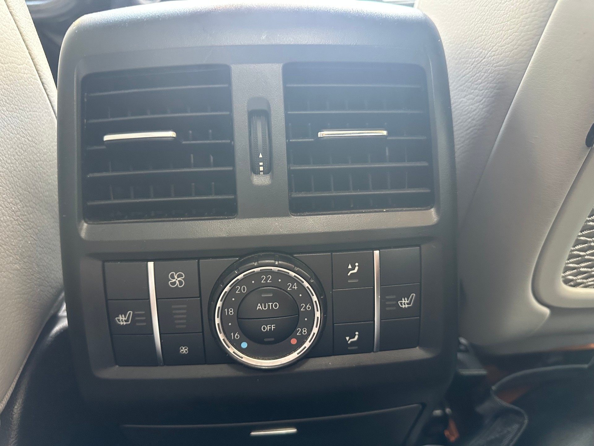MERCEDES-BENZ ML 63 AMG Executive 4Matic Speedshift-image-10
