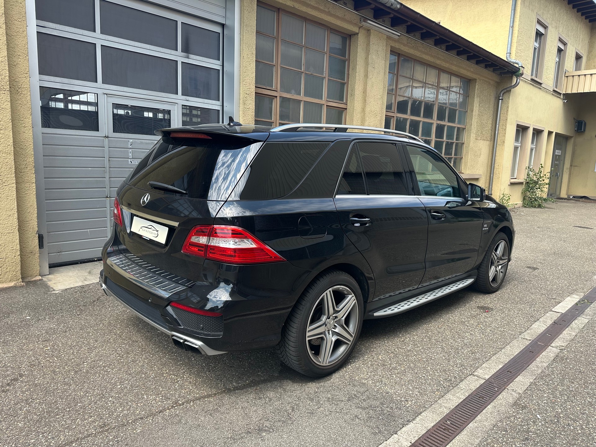 MERCEDES-BENZ ML 63 AMG Executive 4Matic Speedshift-image-4