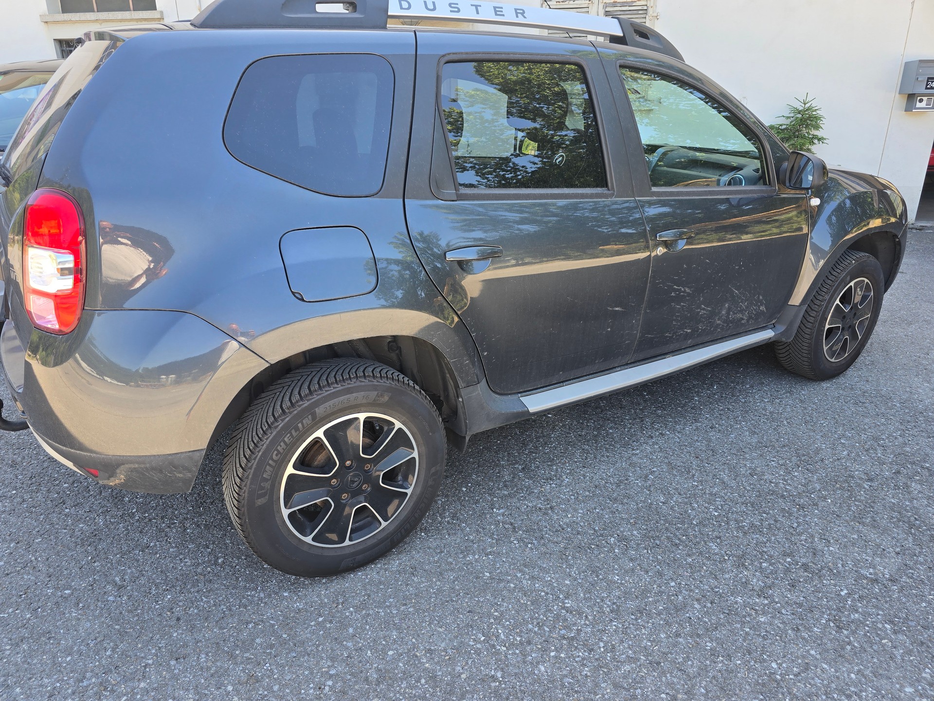 DACIA Duster 1.2 T Privilège 4x4-image-3