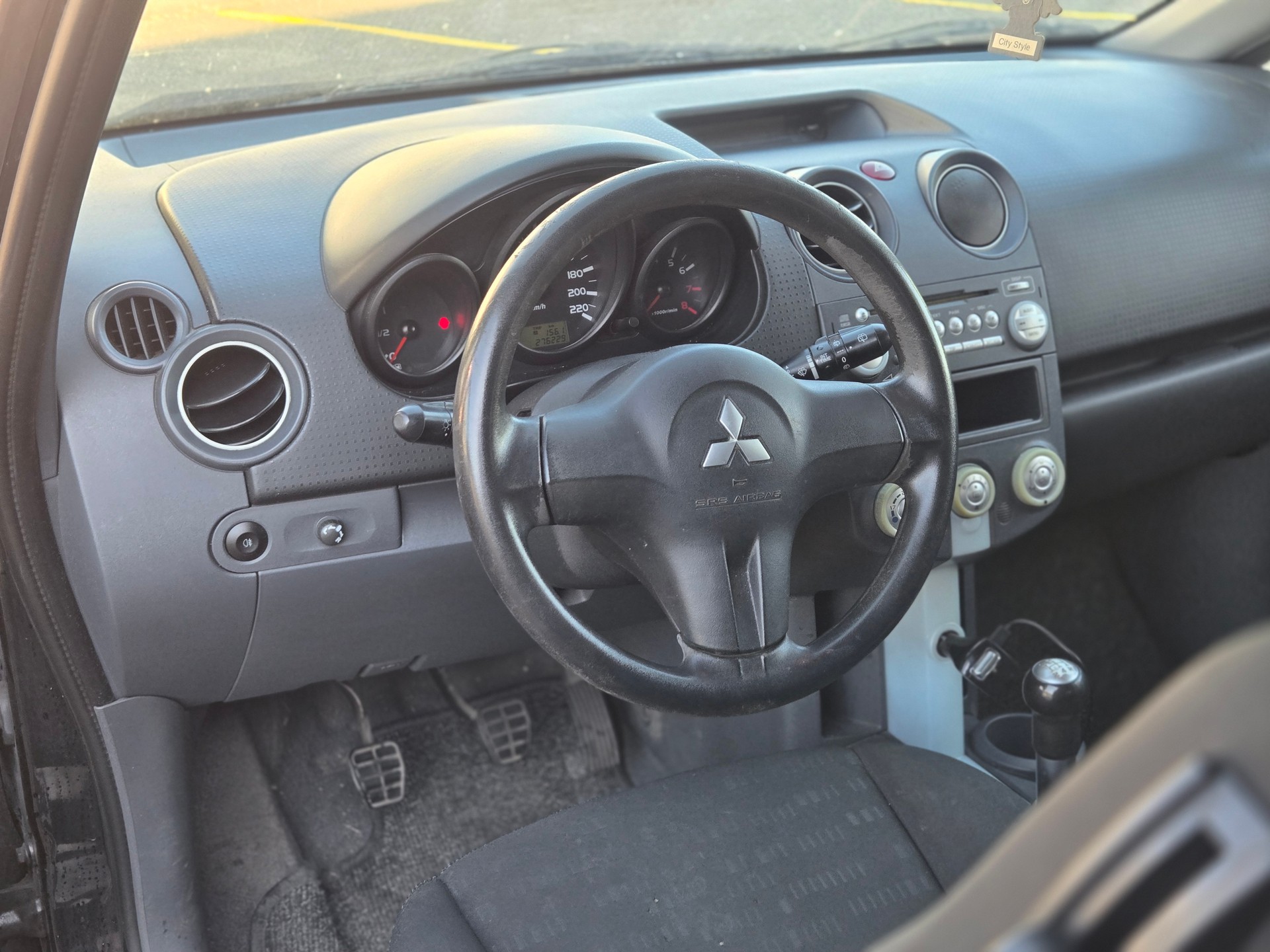 MITSUBISHI Colt 1.3 16V Celebration 30-image-4