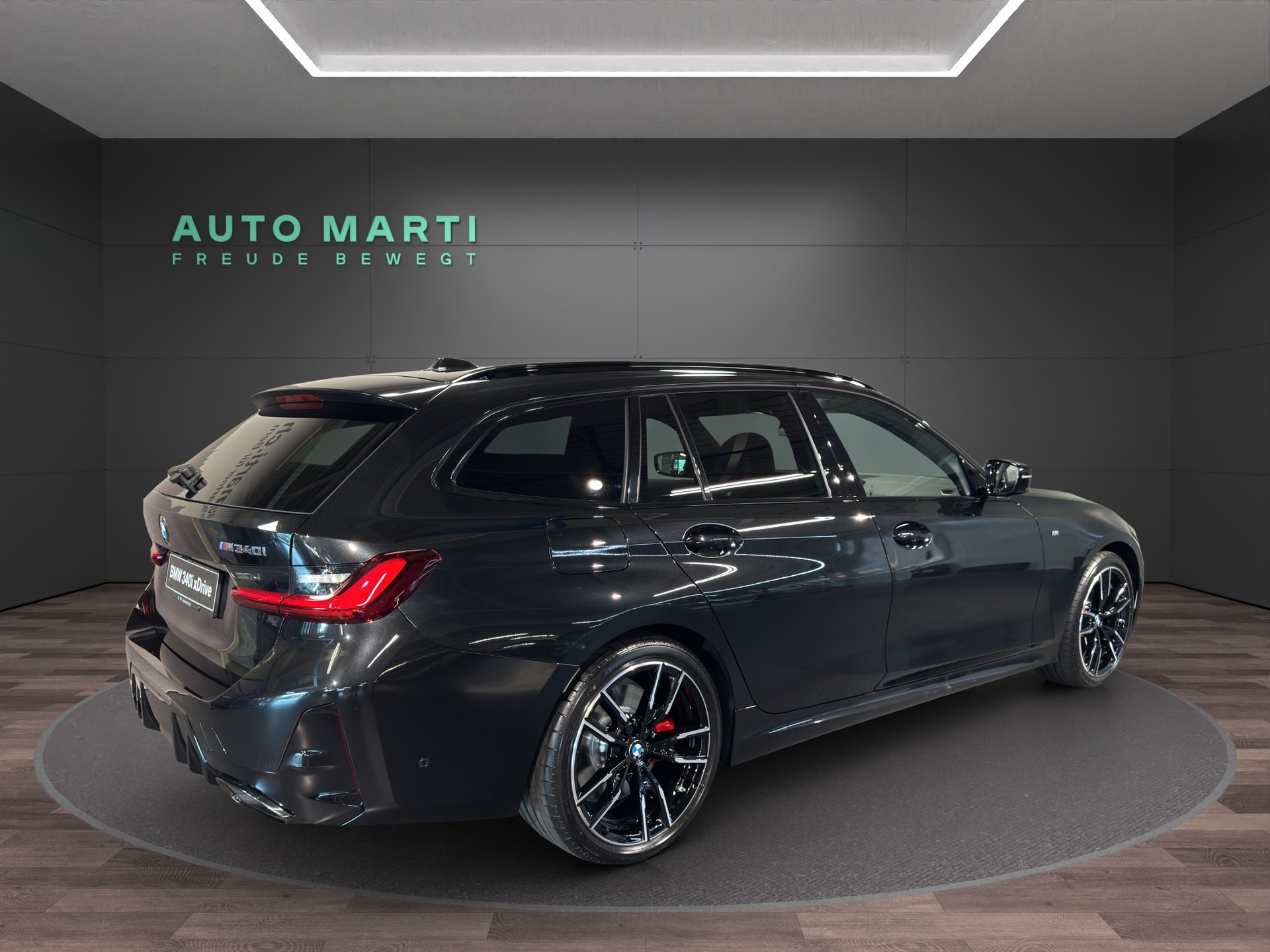 BMW M340i xDrive Touring-image-3