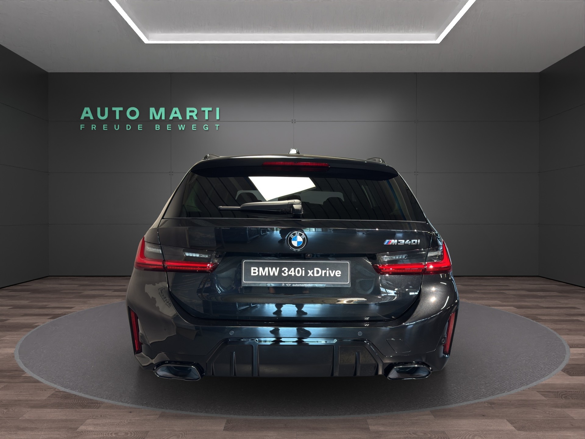 BMW M340i xDrive Touring-image-2