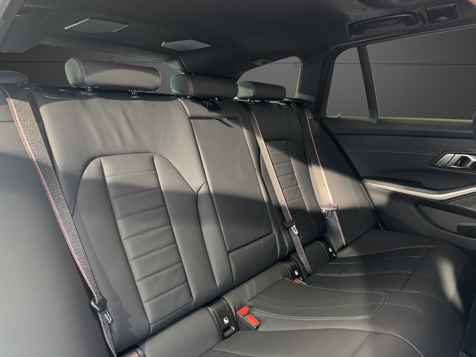 BMW M340i xDrive Touring-image-18