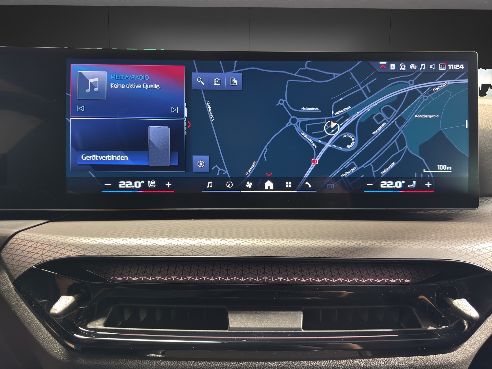 BMW M340i xDrive Touring-image-15