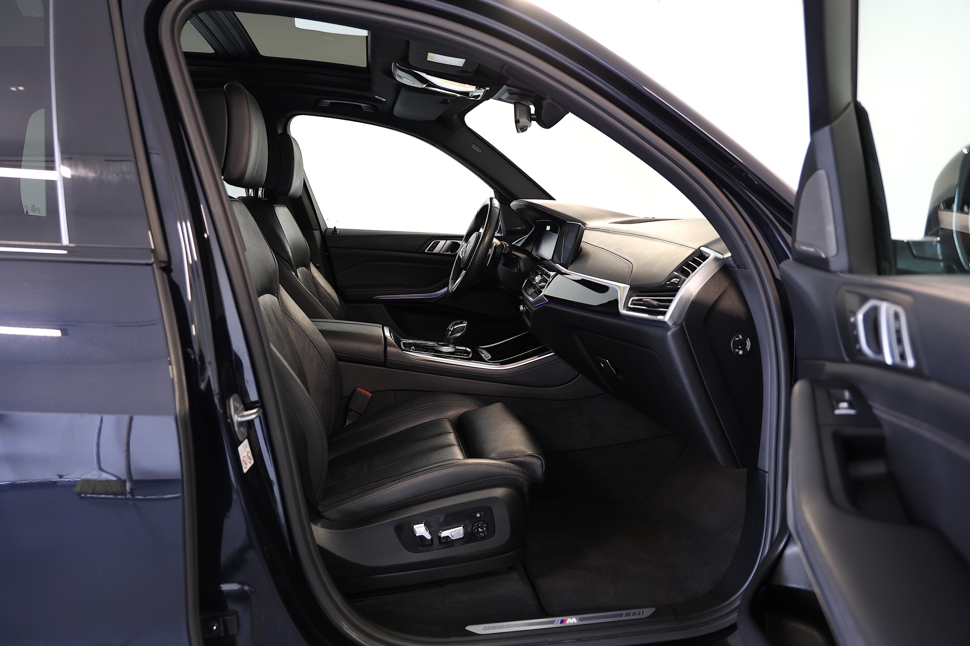 BMW X5 40i xDrive SAG-image-12