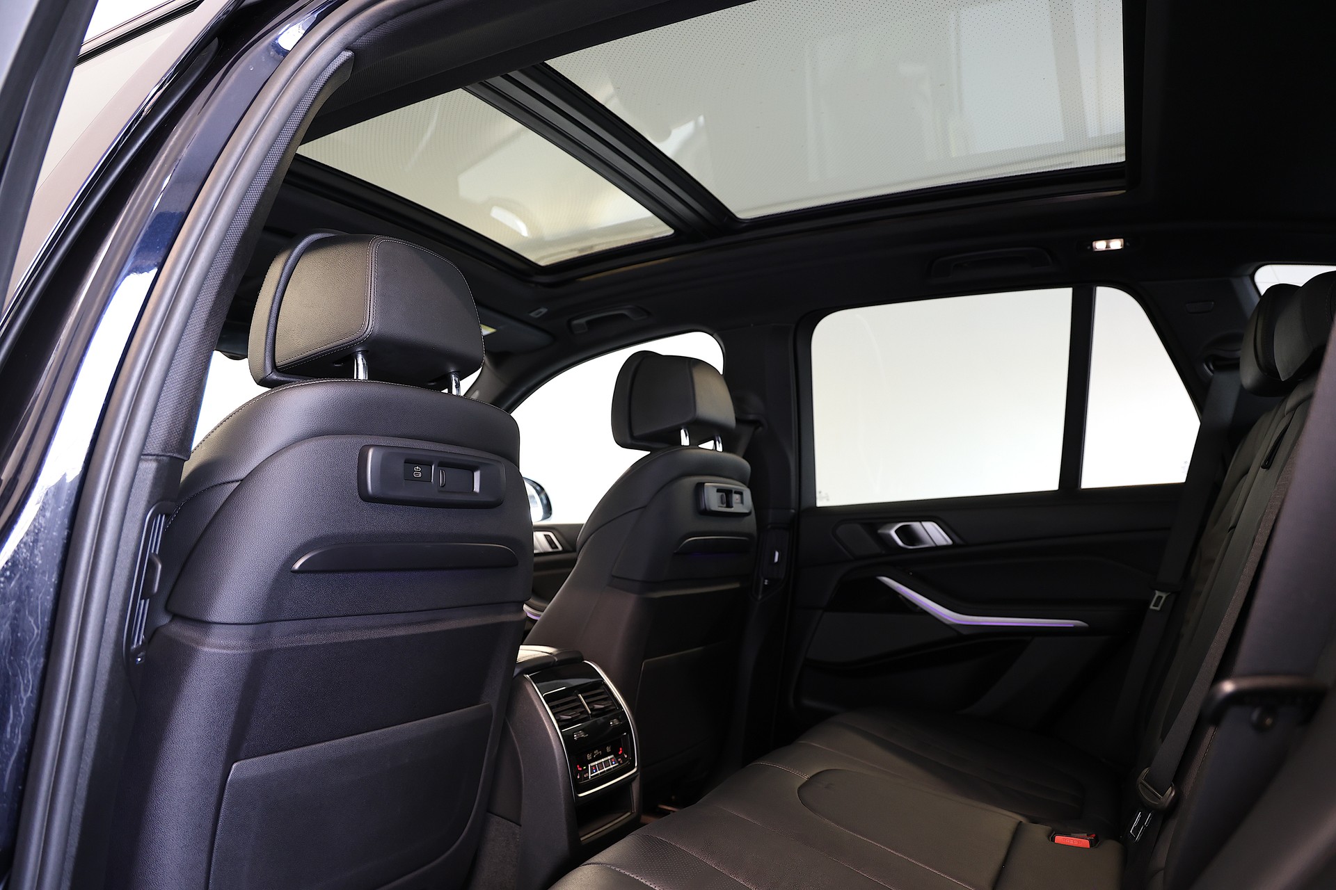 BMW X5 40i xDrive SAG-image-16