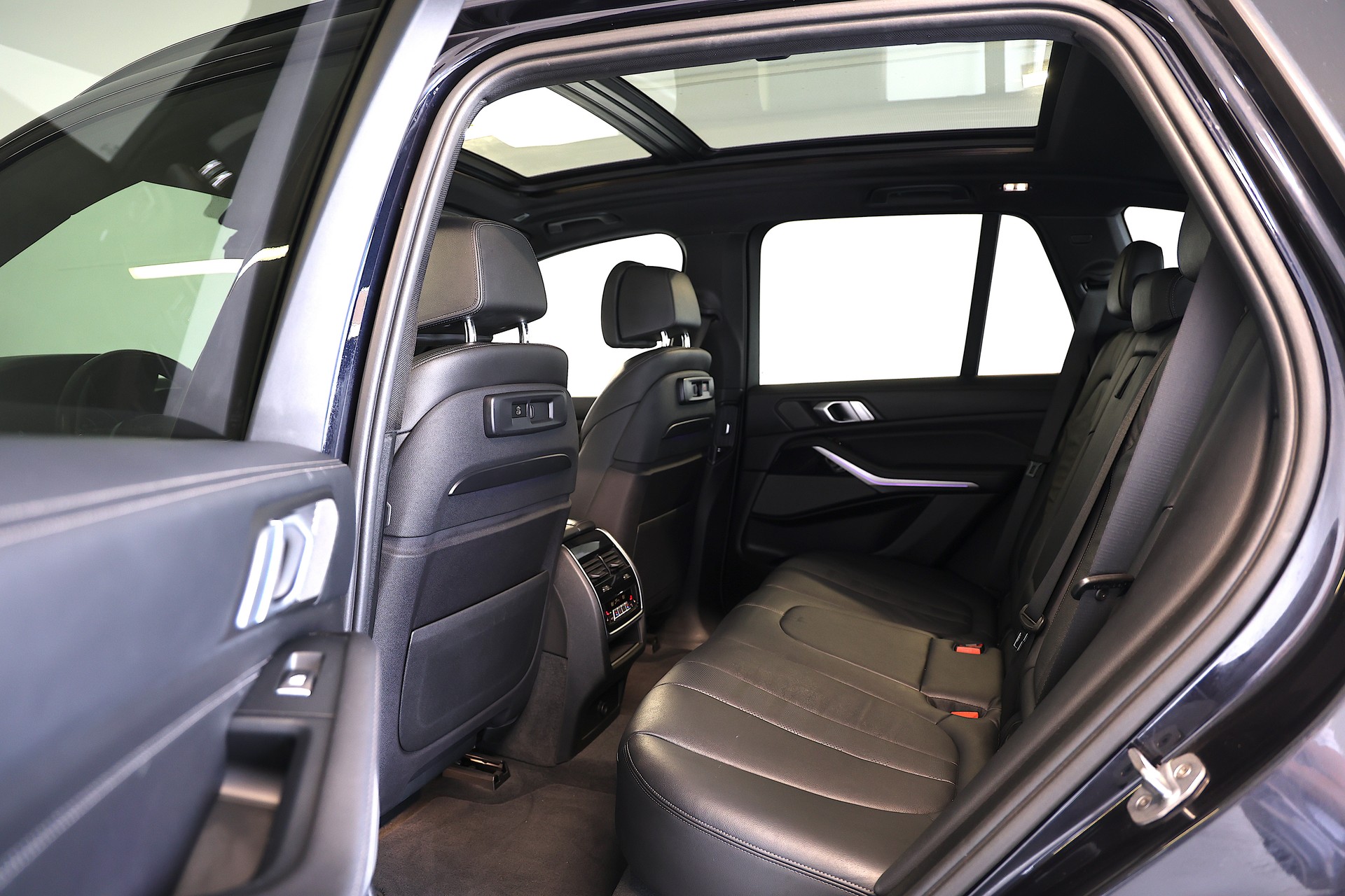 BMW X5 40i xDrive SAG-image-15