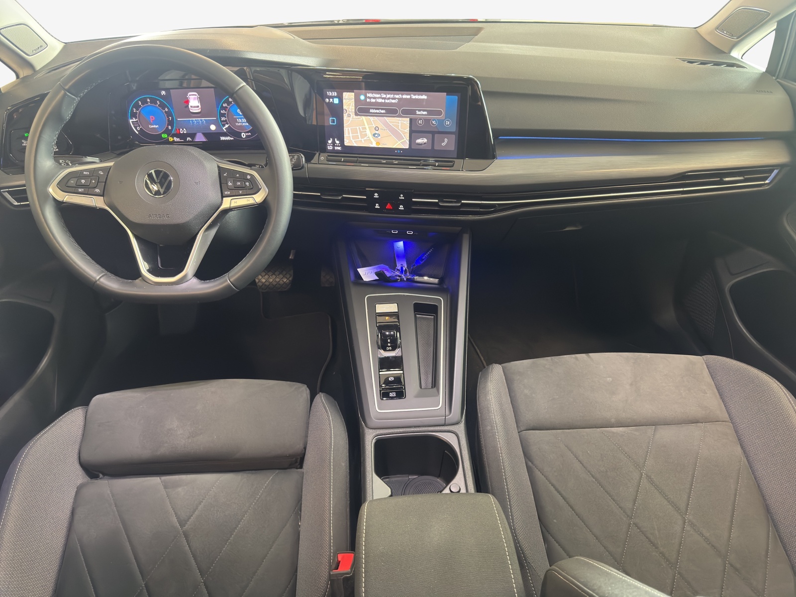 VW Golf 1.5 eTSI mHEV ACT Style DSG-image-8