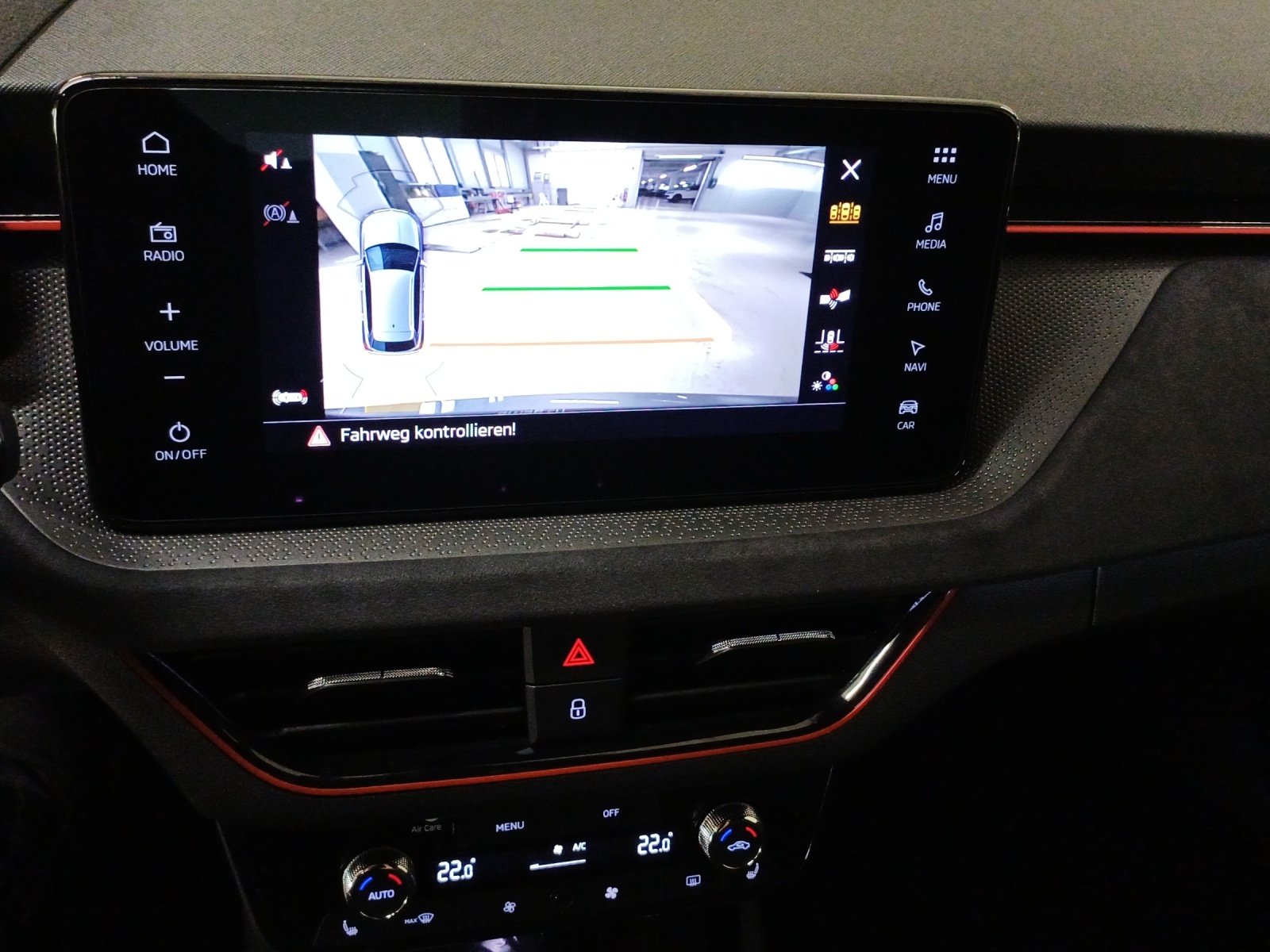 SKODA Kamiq 1.5 TSI Dynamic DSG-image-14