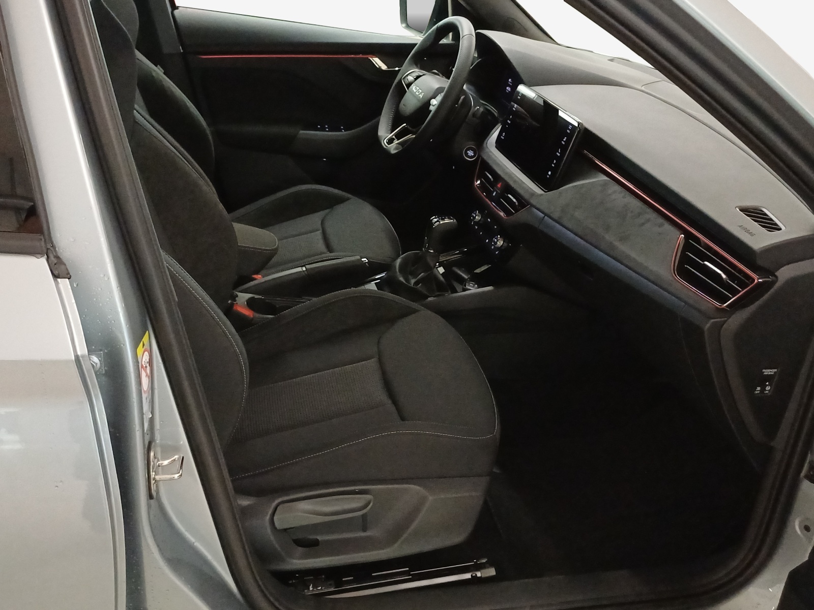 SKODA Kamiq 1.5 TSI Dynamic DSG-image-15