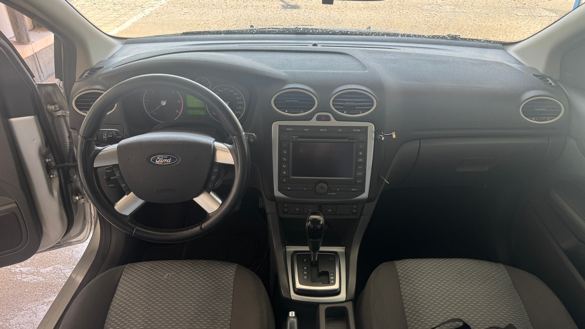 FORD Focus 1.6 TDCi-image-12
