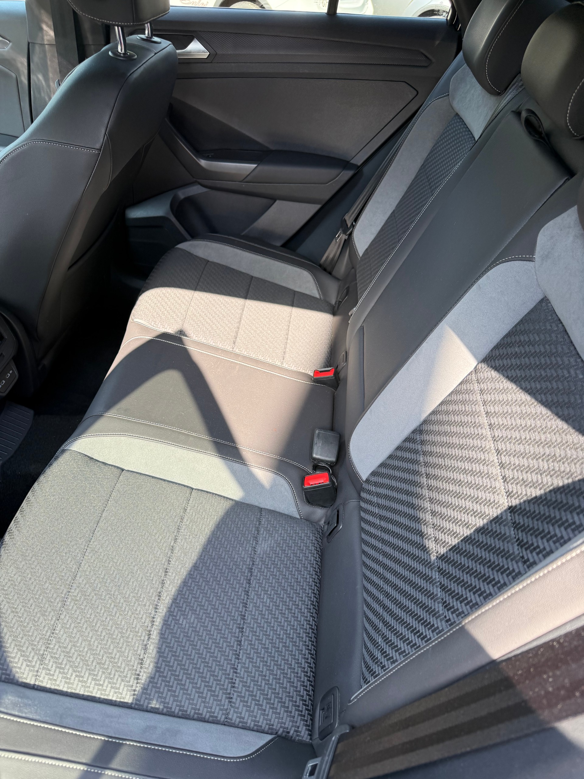 VW T-Roc 1.5 TSI EVO Advance DSG R-Line-image-6