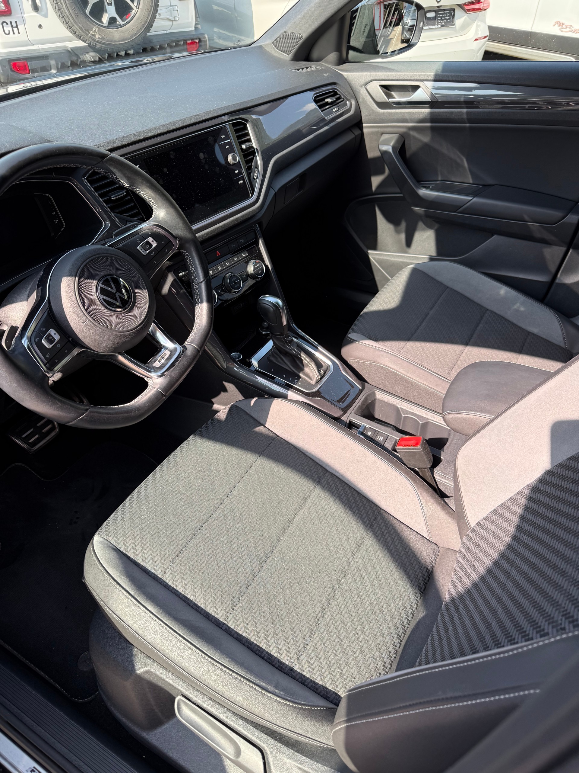 VW T-Roc 1.5 TSI EVO Advance DSG R-Line-image-5