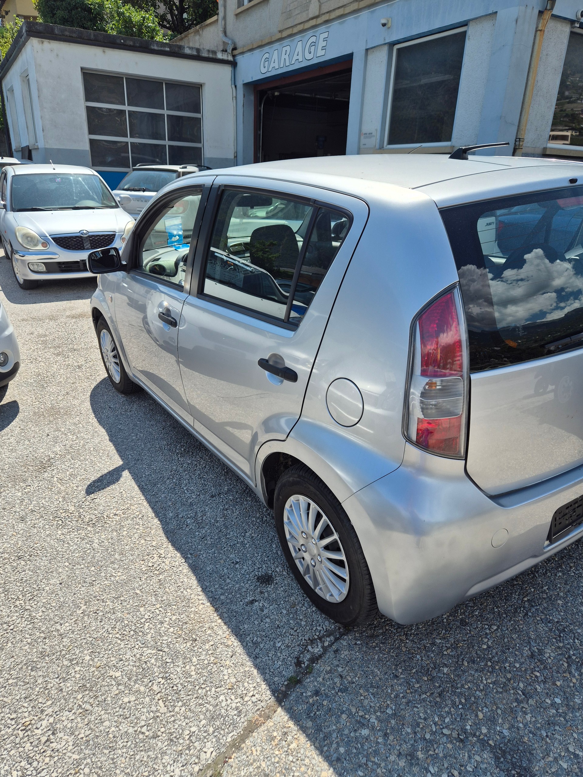 DAIHATSU Sirion 1.3 eco-4WD Automatic-image-3