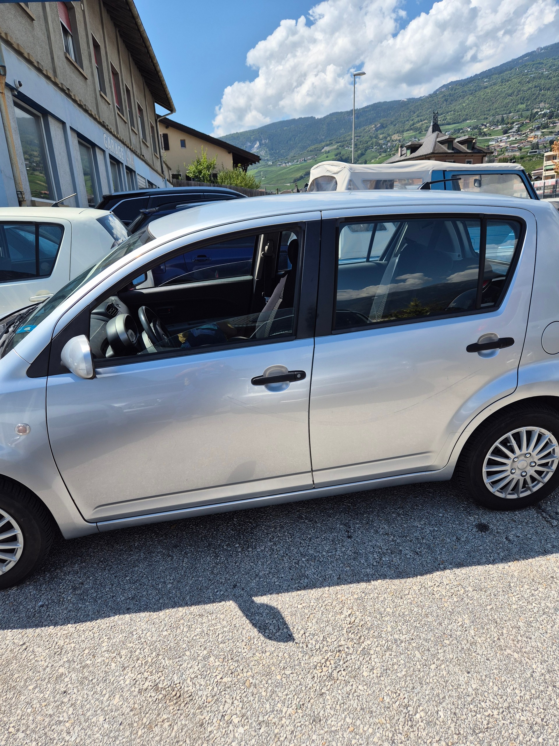 DAIHATSU Sirion 1.3 eco-4WD Automatic-image-2