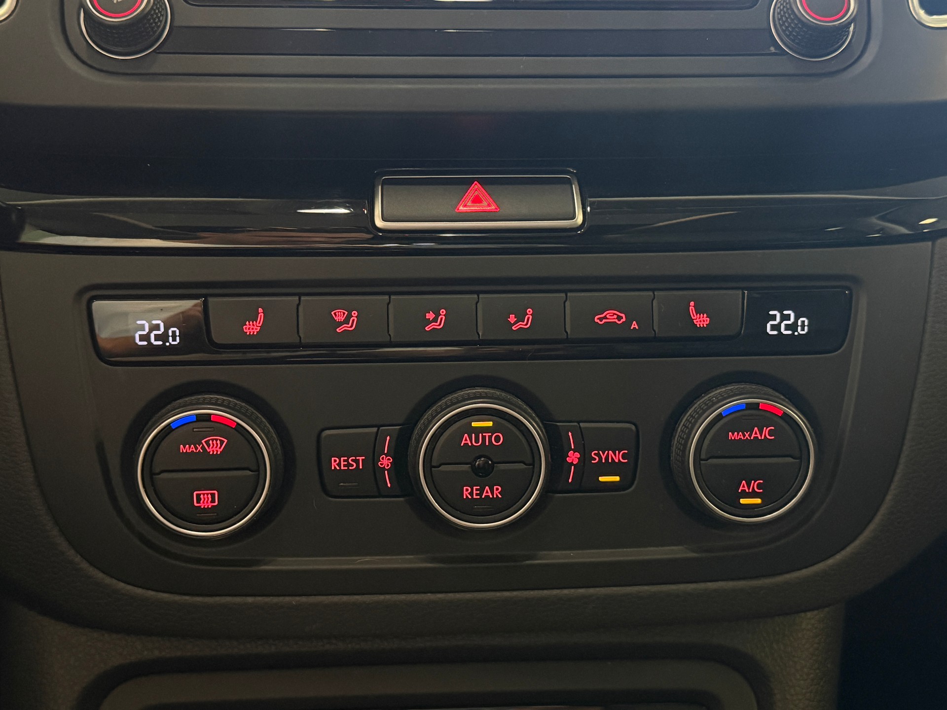 SEAT Alhambra 2.0 TDI DSG Style 7-Platz *Panoramadach & Leder*-image-10