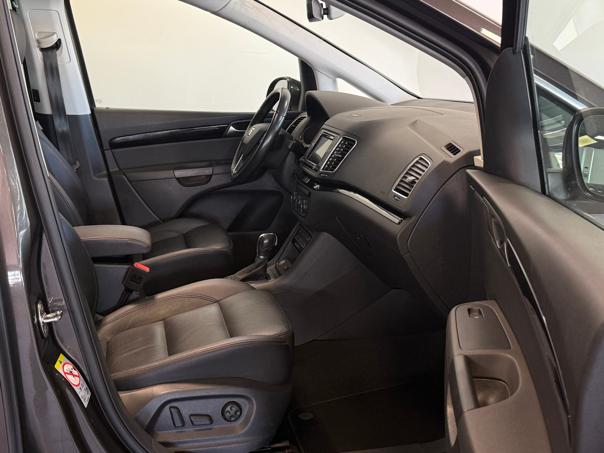SEAT Alhambra 2.0 TDI DSG Style 7-Platz *Panoramadach & Leder*-image-12
