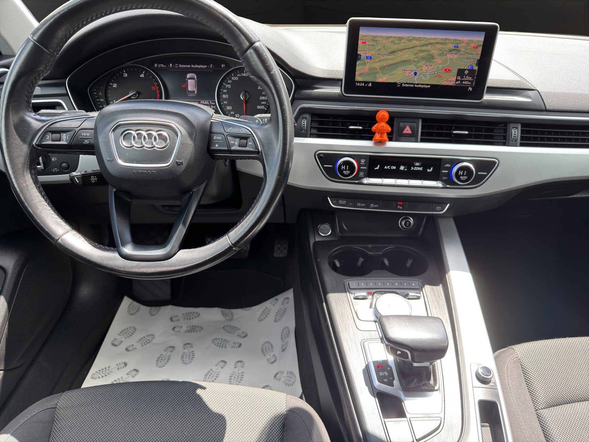 AUDI A4 Avant 2.0 TDI S-tronic-image-11