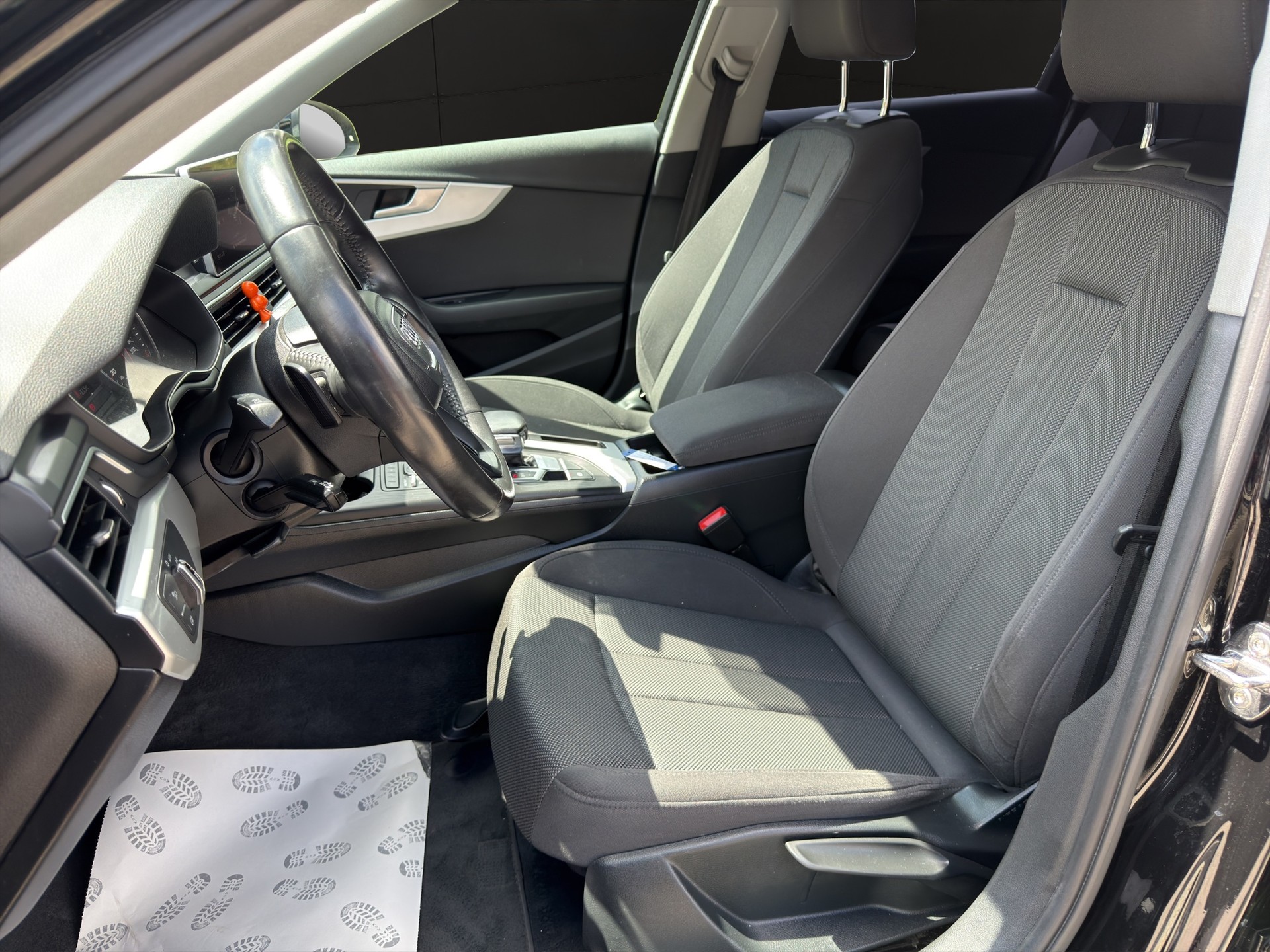 AUDI A4 Avant 2.0 TDI S-tronic-image-12