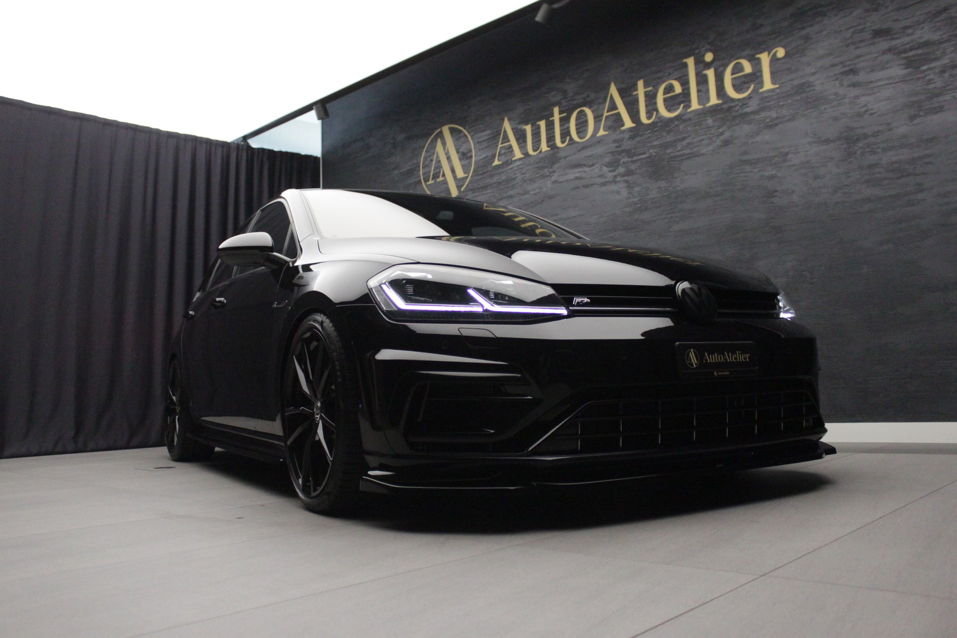 VW Golf 2.0 TSI R 4Motion DSG-image-3