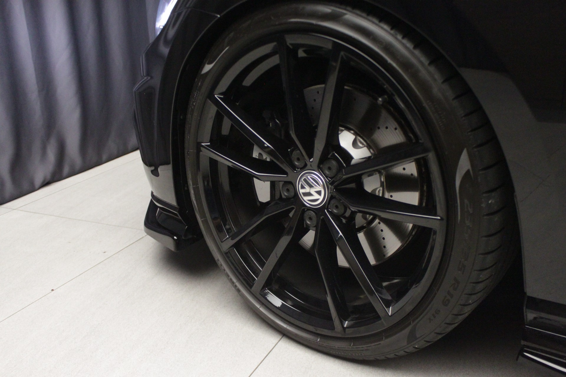 VW Golf 2.0 TSI R 4Motion DSG-image-23