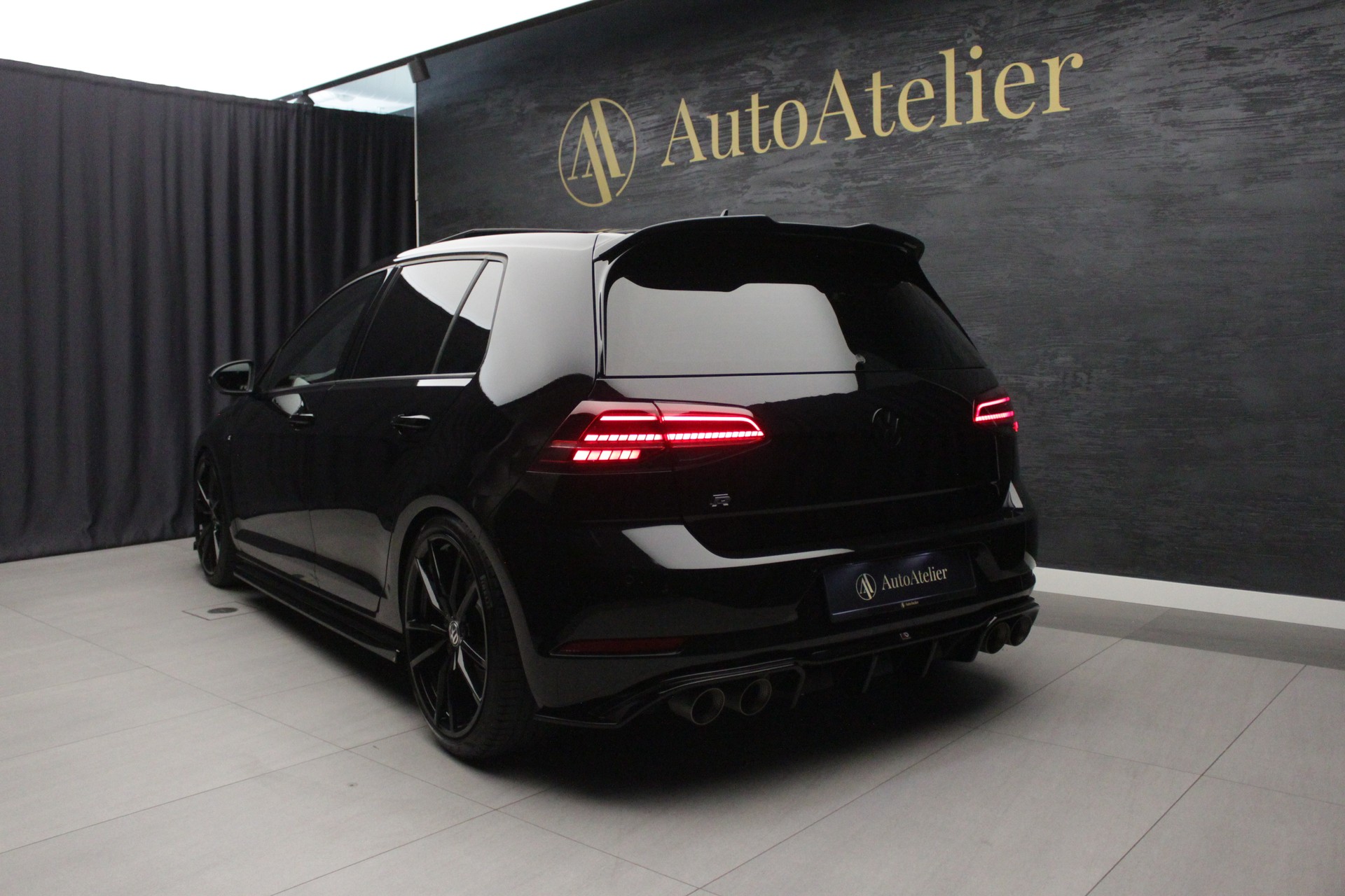 VW Golf 2.0 TSI R 4Motion DSG-image-9