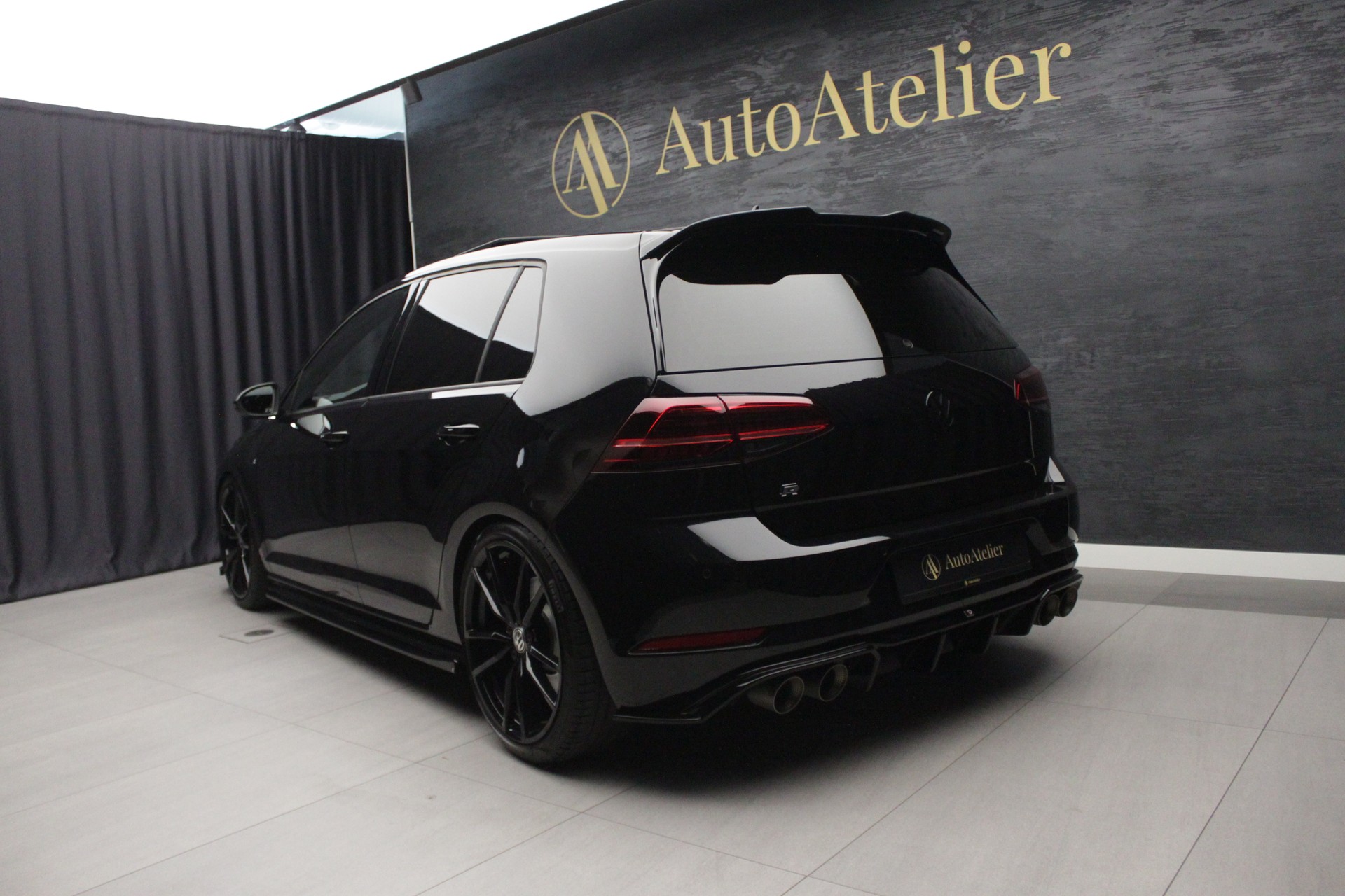 VW Golf 2.0 TSI R 4Motion DSG-image-8