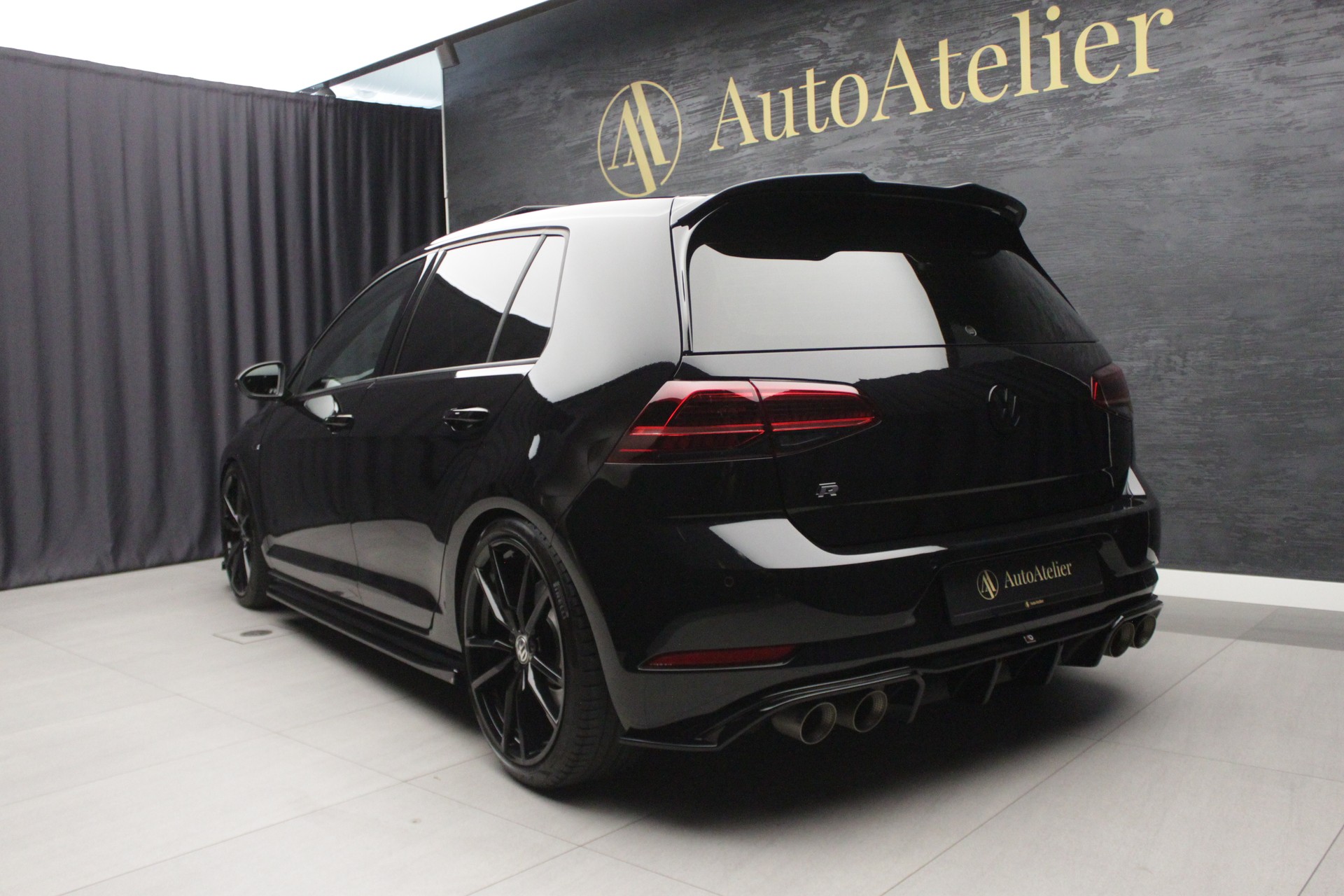 VW Golf 2.0 TSI R 4Motion DSG-image-7