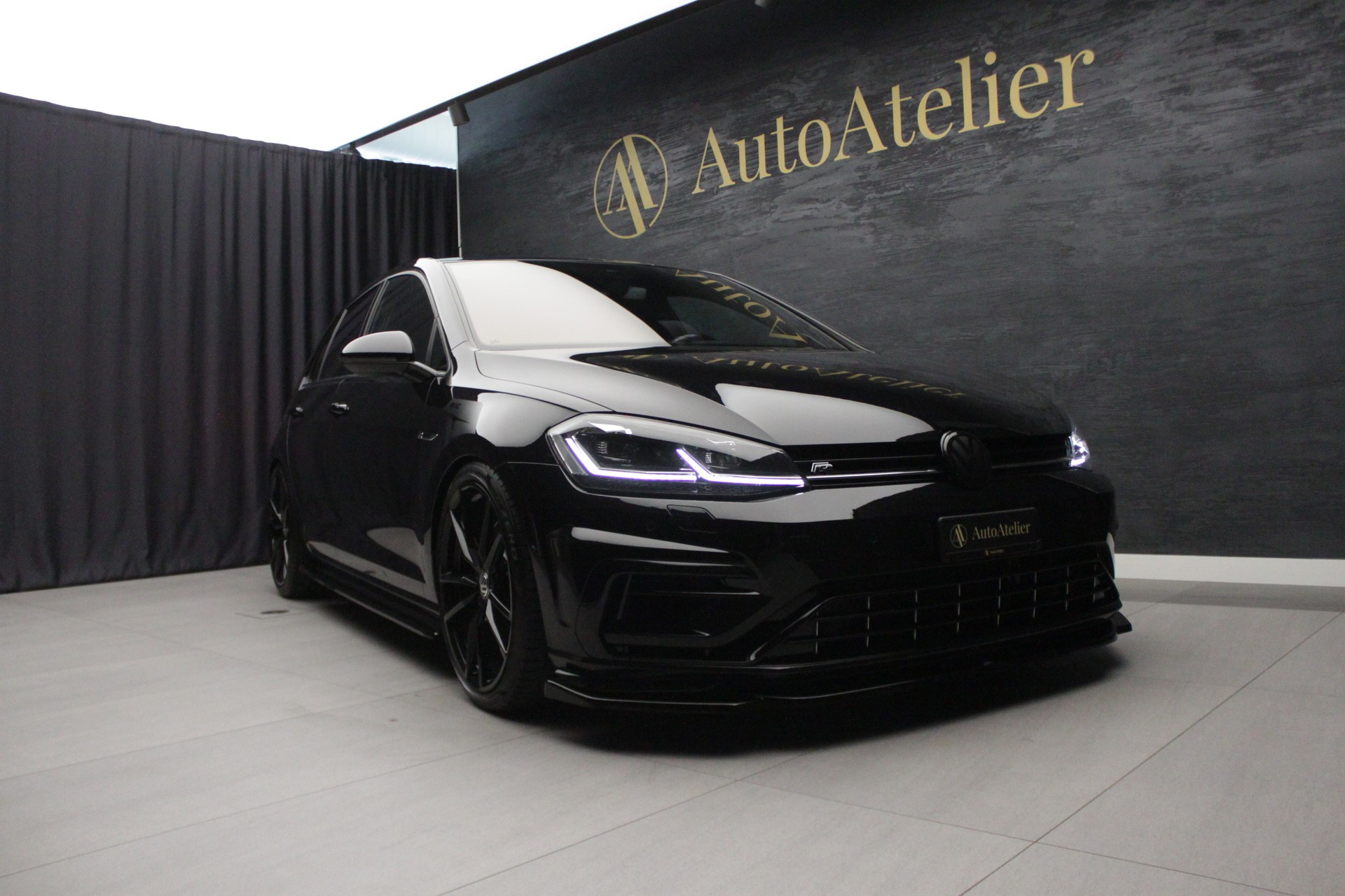 VW Golf 2.0 TSI R 4Motion DSG-image-2