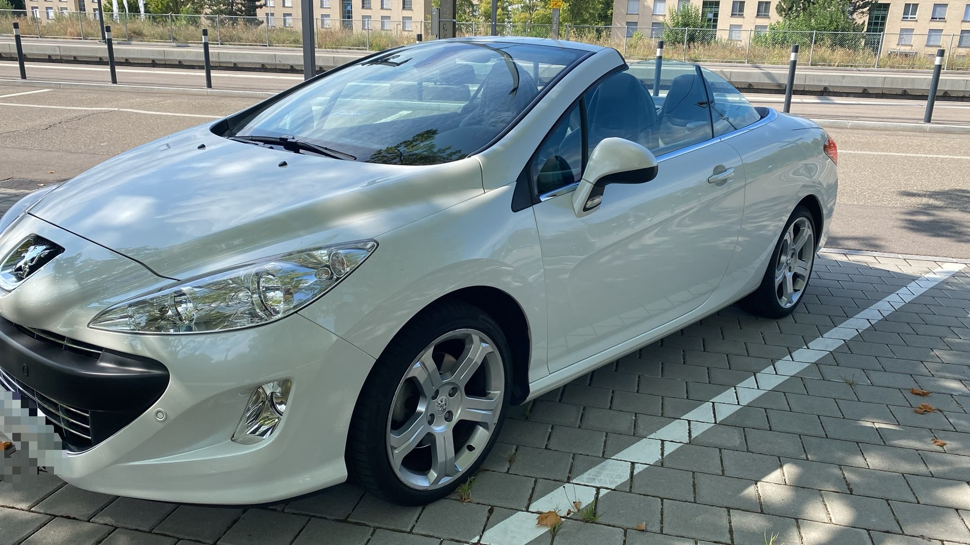 PEUGEOT 308 CC 1.6 16V Turbo Platinum Automatic-image-1