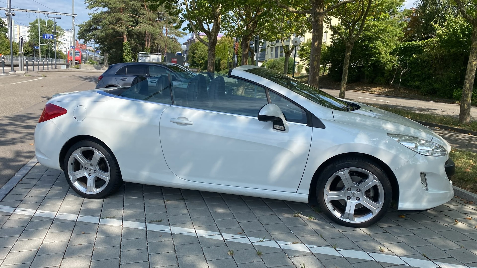 PEUGEOT 308 CC 1.6 16V Turbo Platinum Automatic-image-12