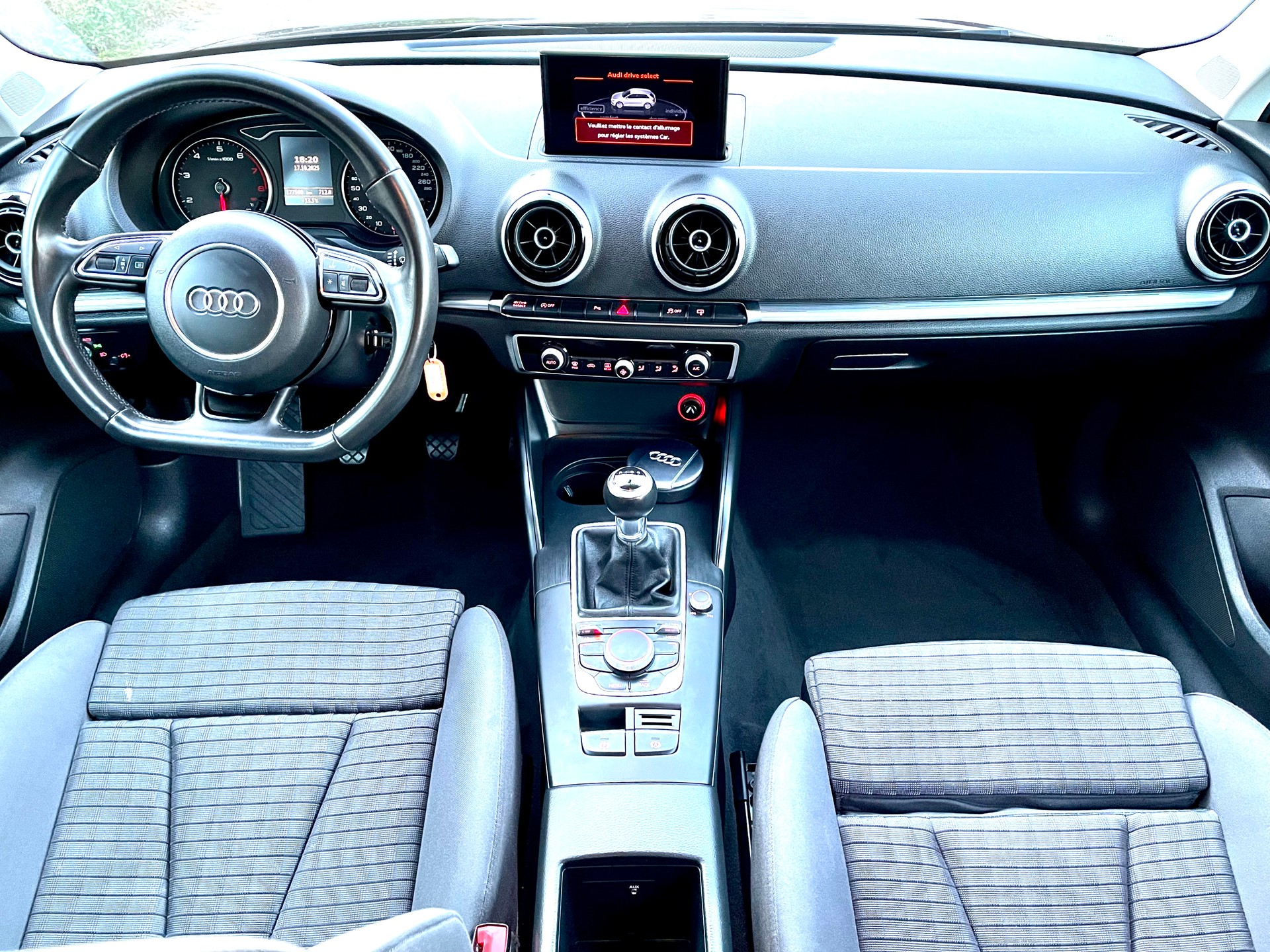 AUDI A3 Sportback 1.4 TFSI Ambiente-image-21