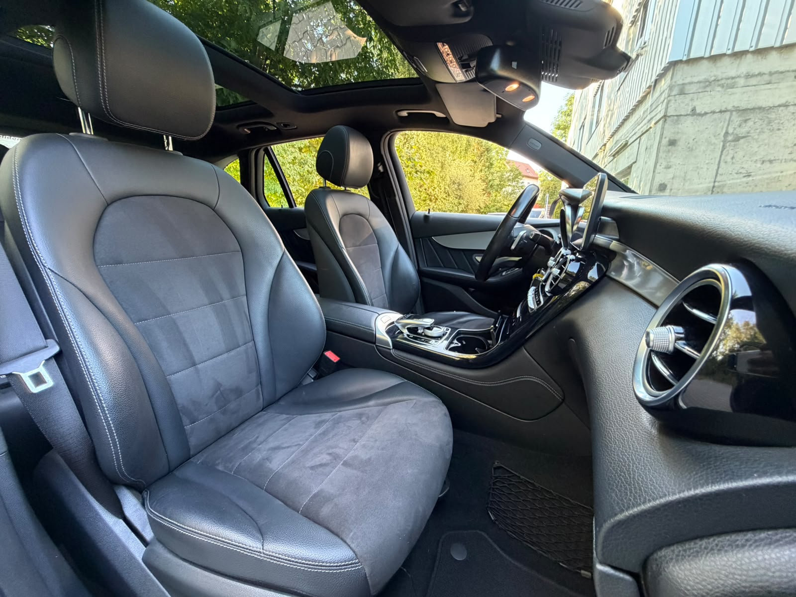 MERCEDES-BENZ GLC 250 d AMG Line 4Matic 9G-Tronic-image-18