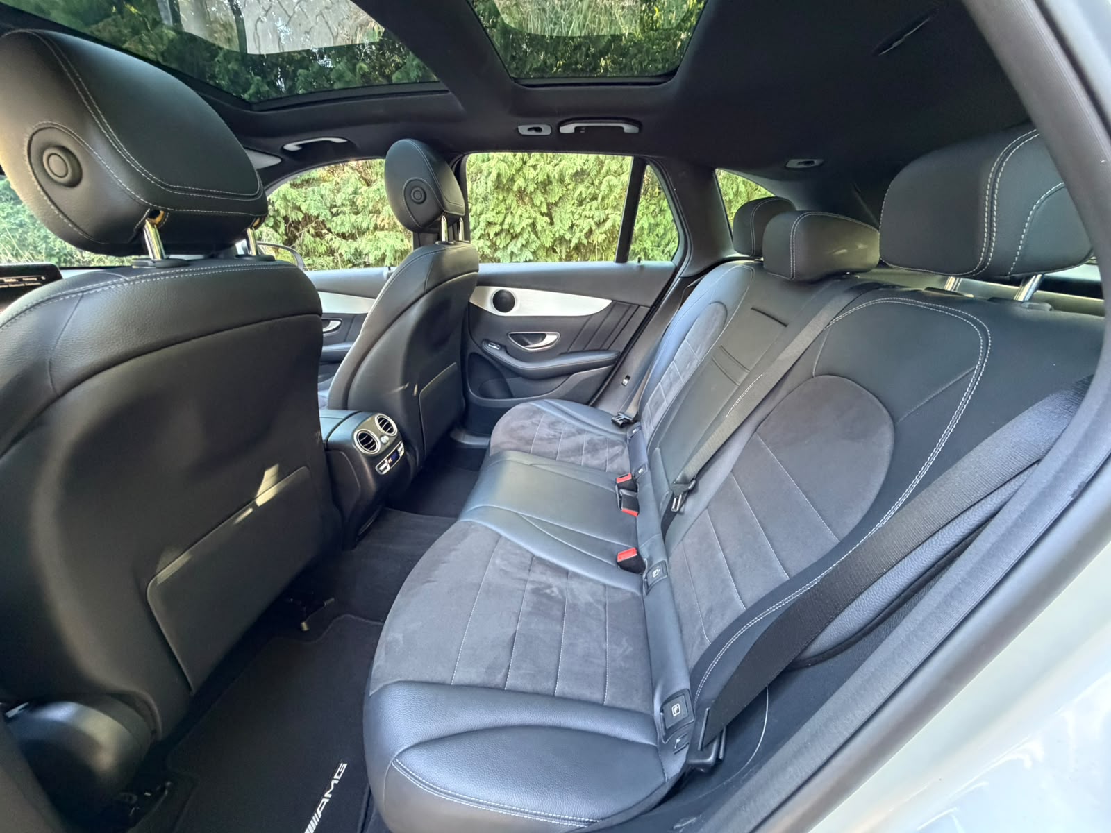 MERCEDES-BENZ GLC 250 d AMG Line 4Matic 9G-Tronic-image-13