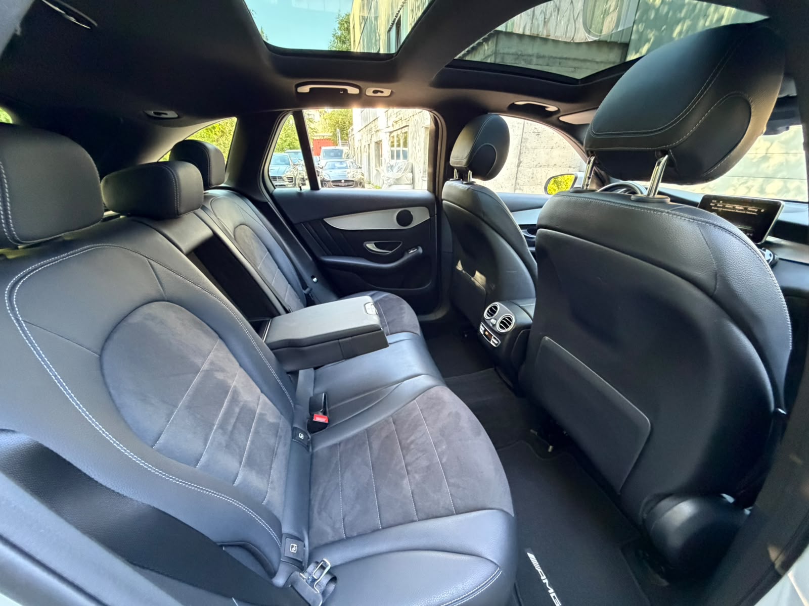 MERCEDES-BENZ GLC 250 d AMG Line 4Matic 9G-Tronic-image-16