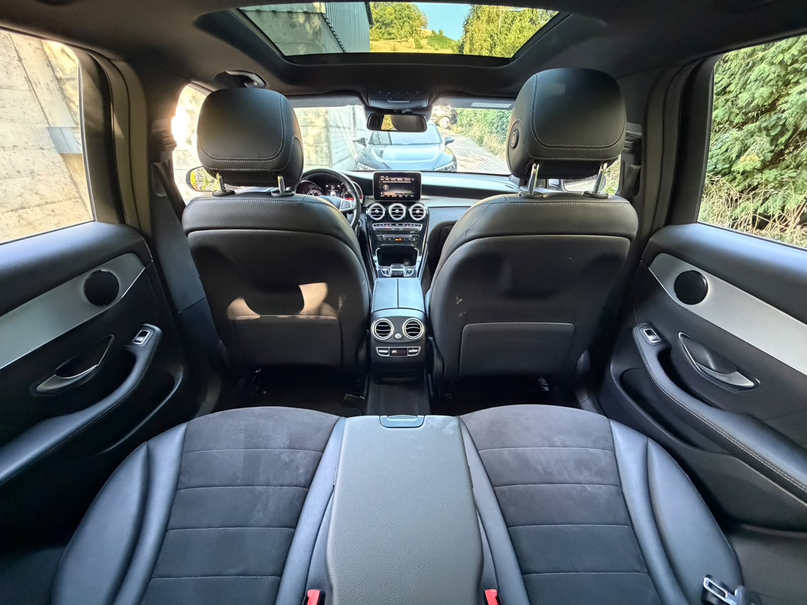 MERCEDES-BENZ GLC 250 d AMG Line 4Matic 9G-Tronic-image-19