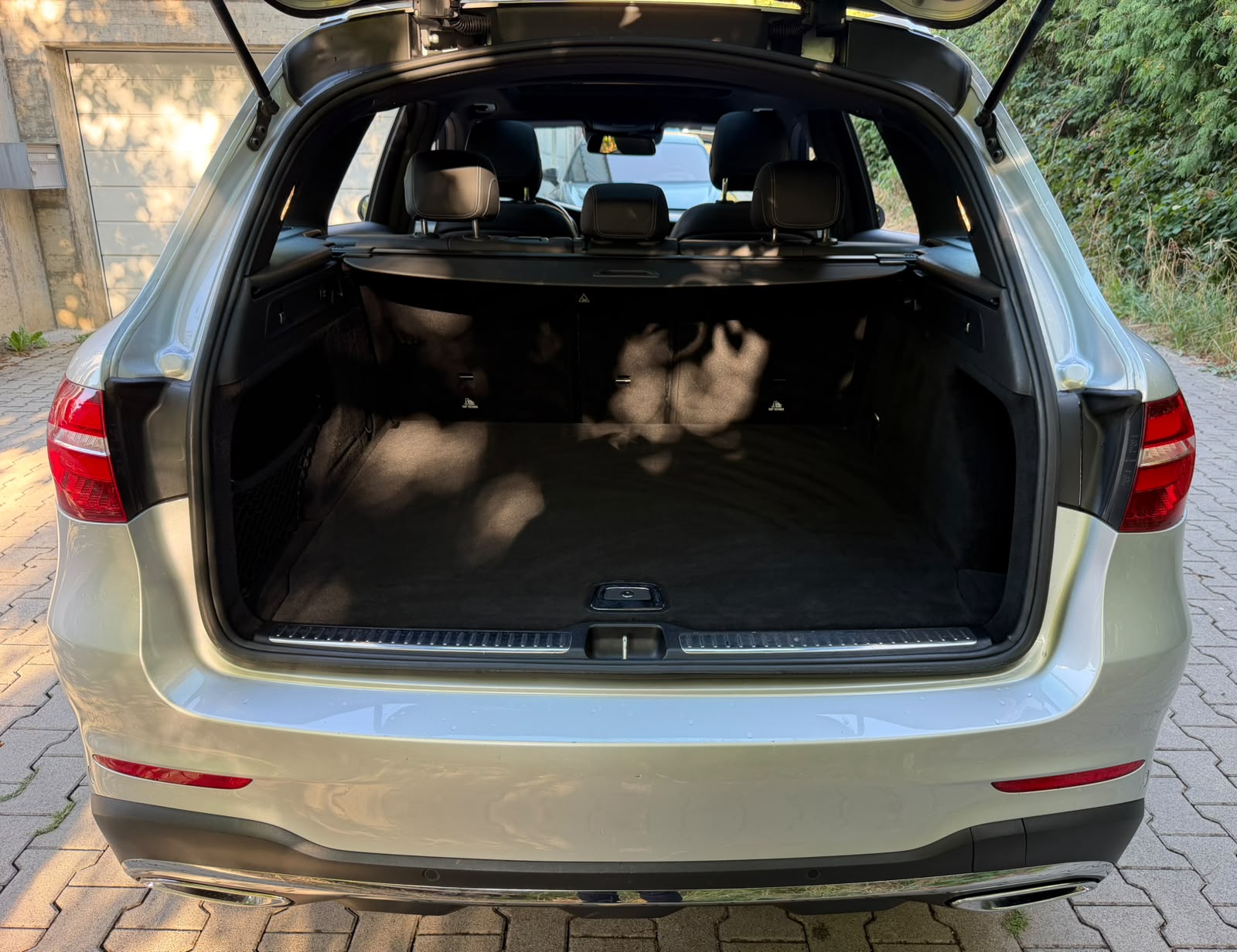 MERCEDES-BENZ GLC 250 d AMG Line 4Matic 9G-Tronic-image-14