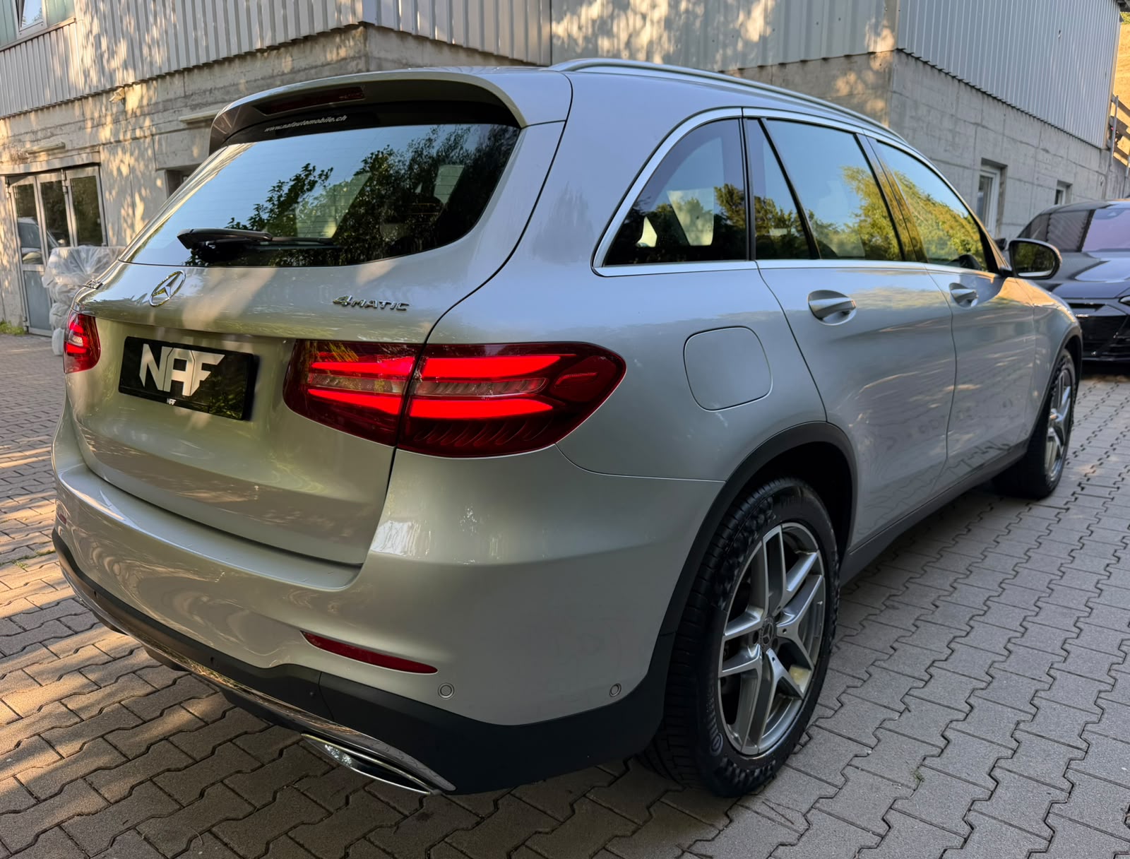 MERCEDES-BENZ GLC 250 d AMG Line 4Matic 9G-Tronic-image-5