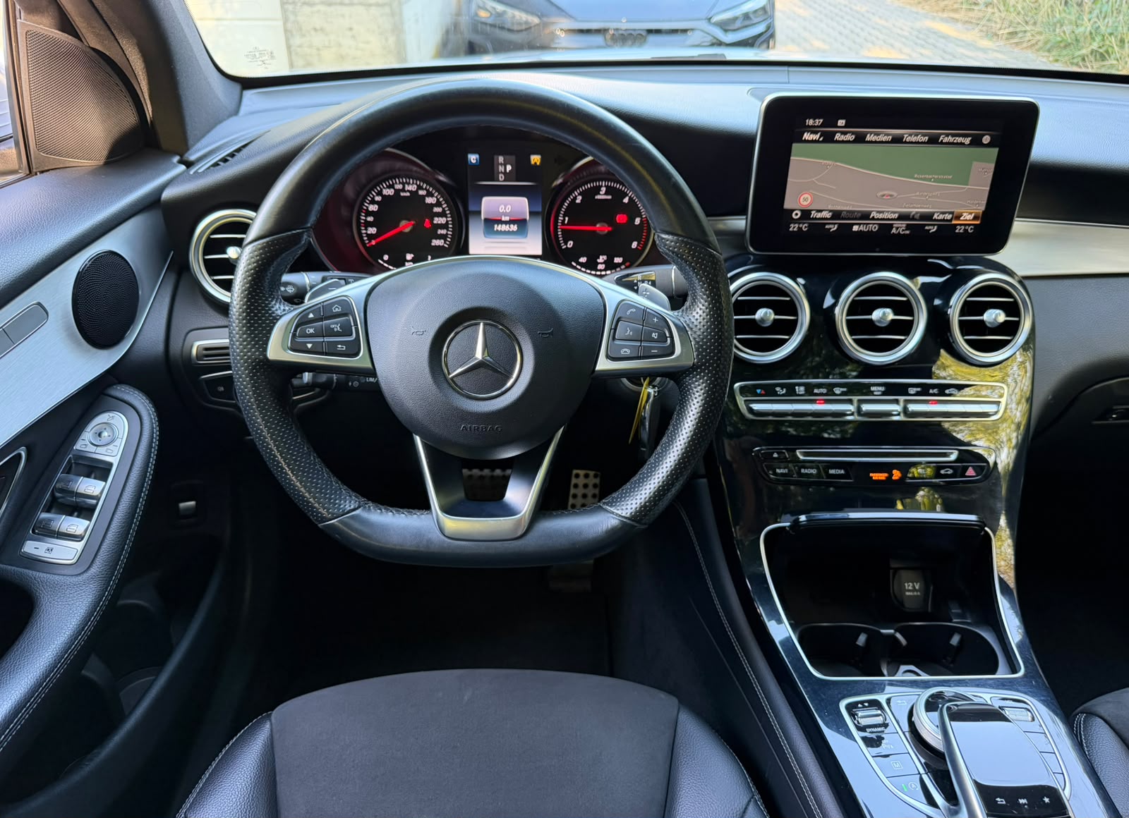 MERCEDES-BENZ GLC 250 d AMG Line 4Matic 9G-Tronic-image-21